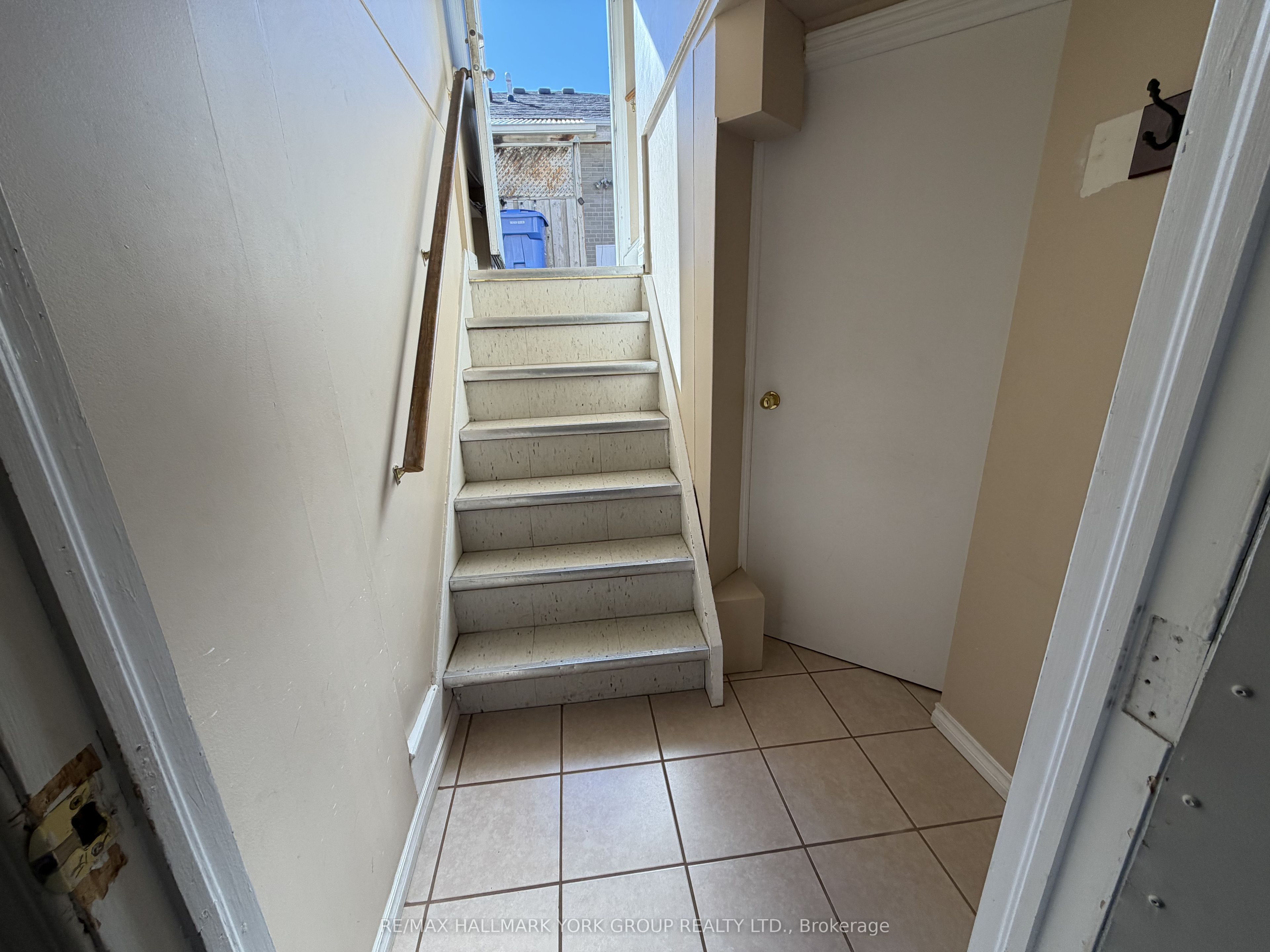 47 Longford Drive Lower Property Photo 13