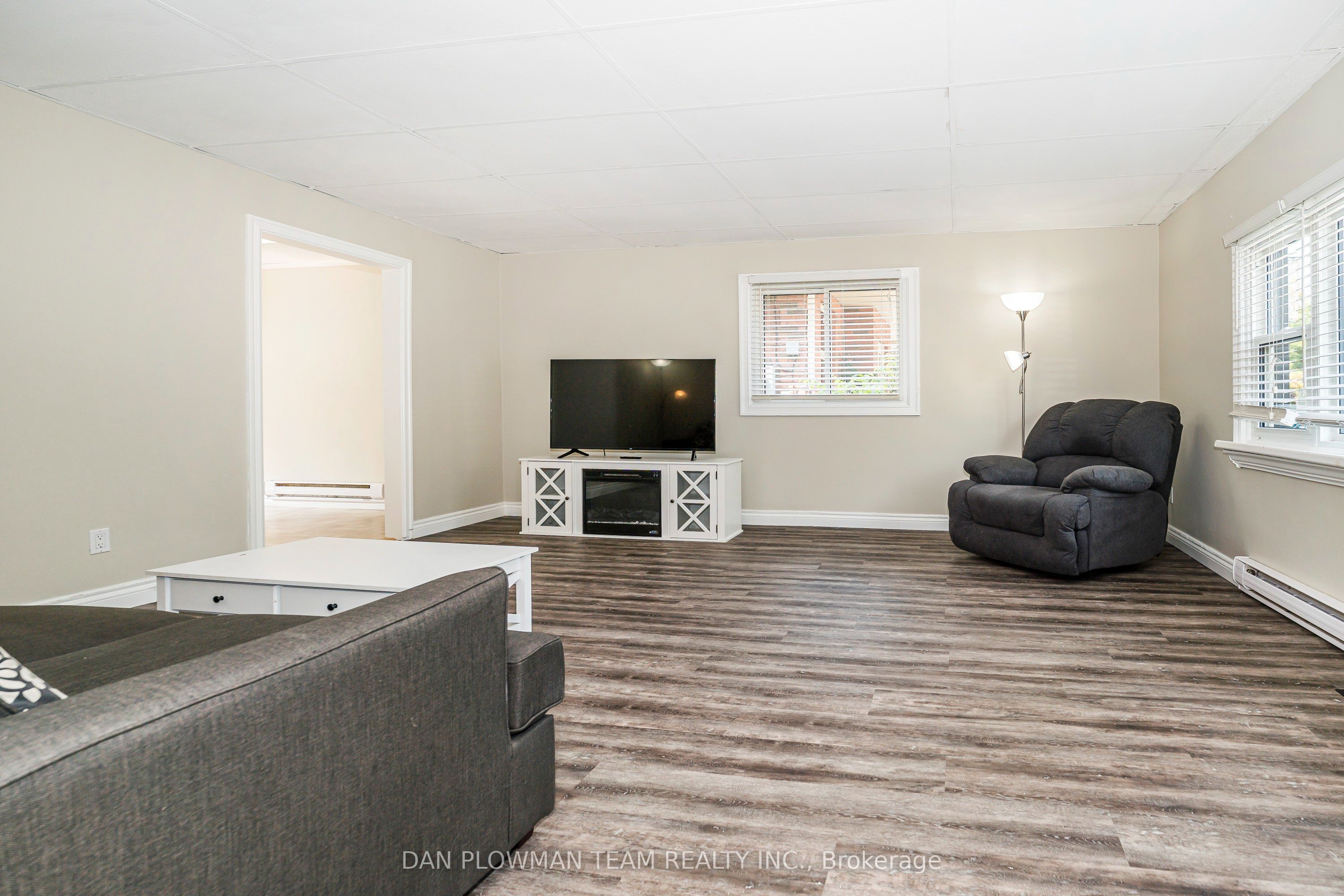 127 River Street Property Photo 5