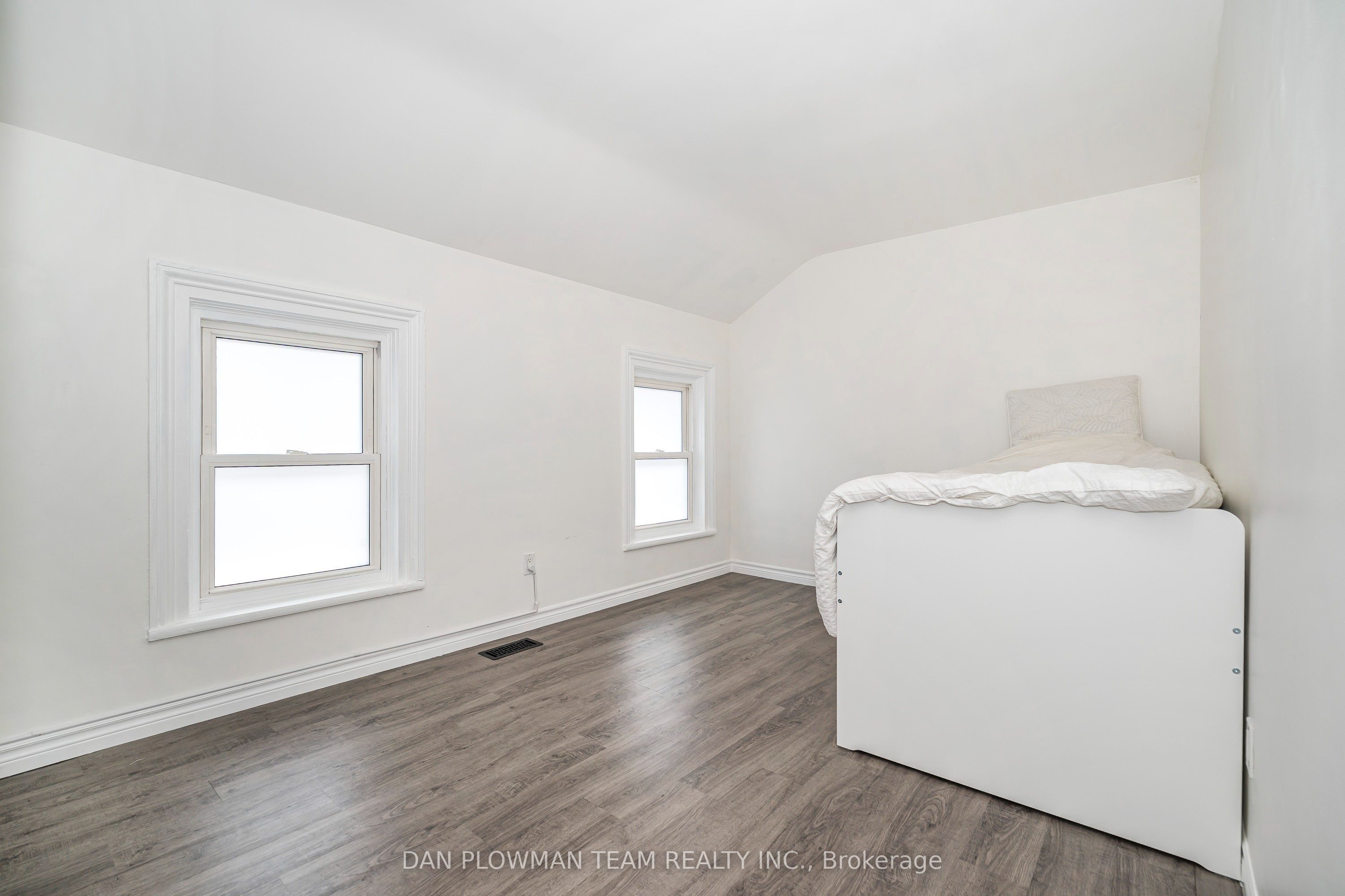 127 River Street Property Photo 23
