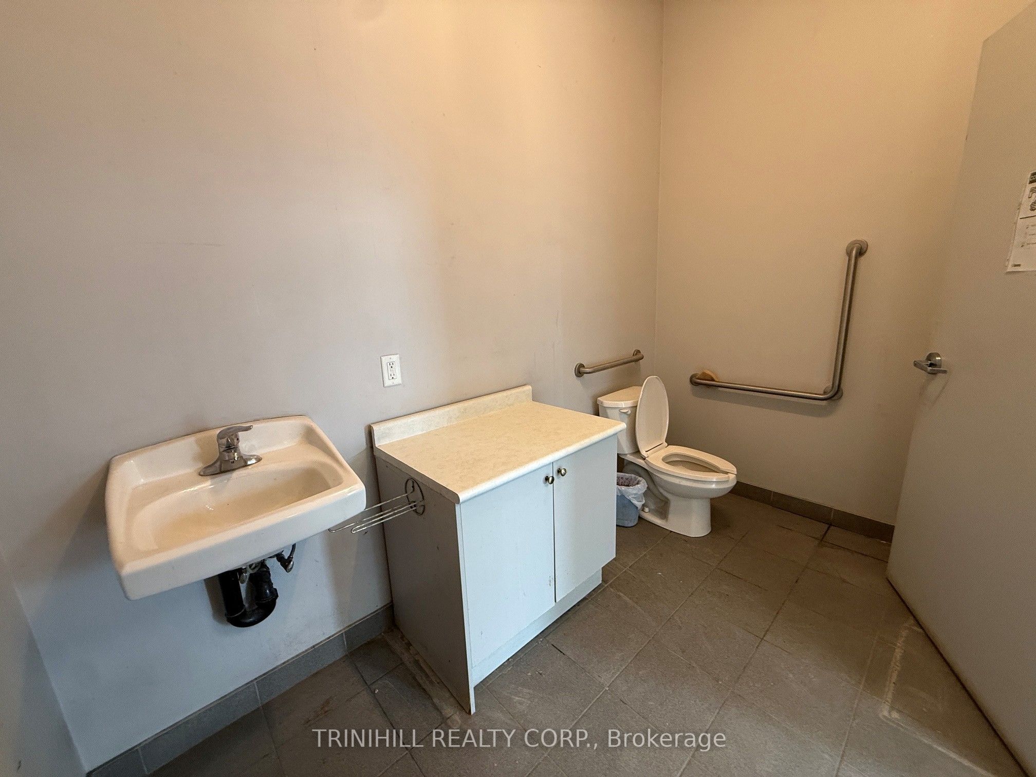 4160 Steeles Avenue W 7 Property Photo 8
