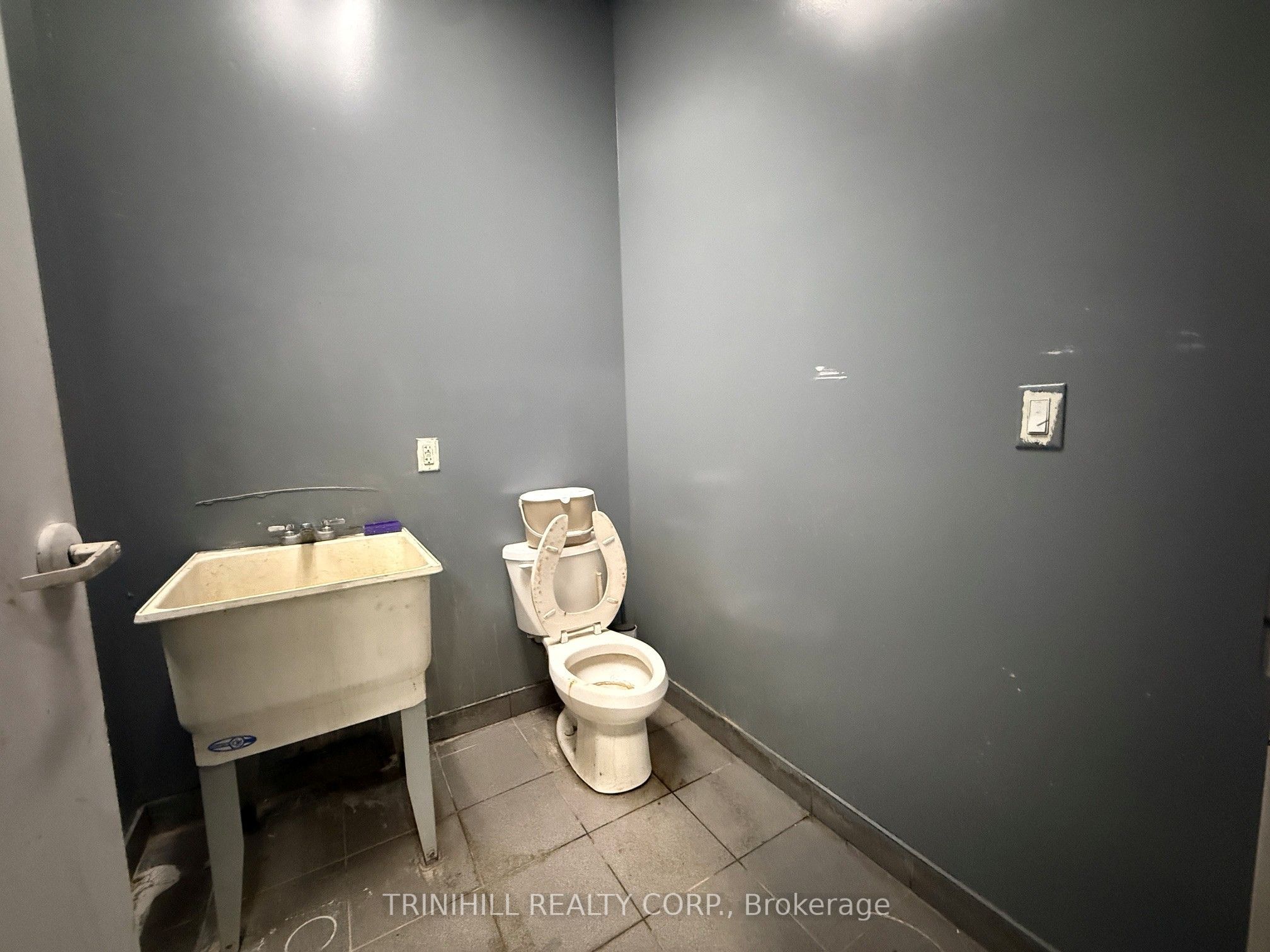 4160 Steeles Avenue W 7 Property Photo 9