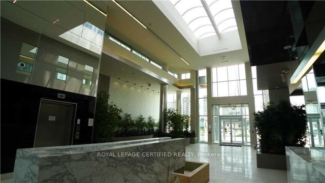 9608 Yonge Street 701 Property Photo 3