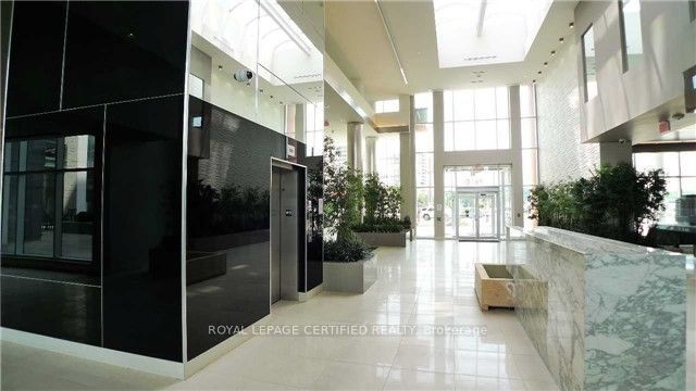 9608 Yonge Street 701 Property Photo 4