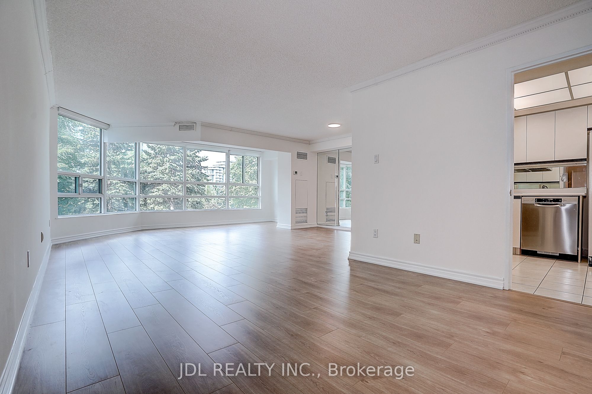 7825 Bayview Avenue 219 Property Photo 10
