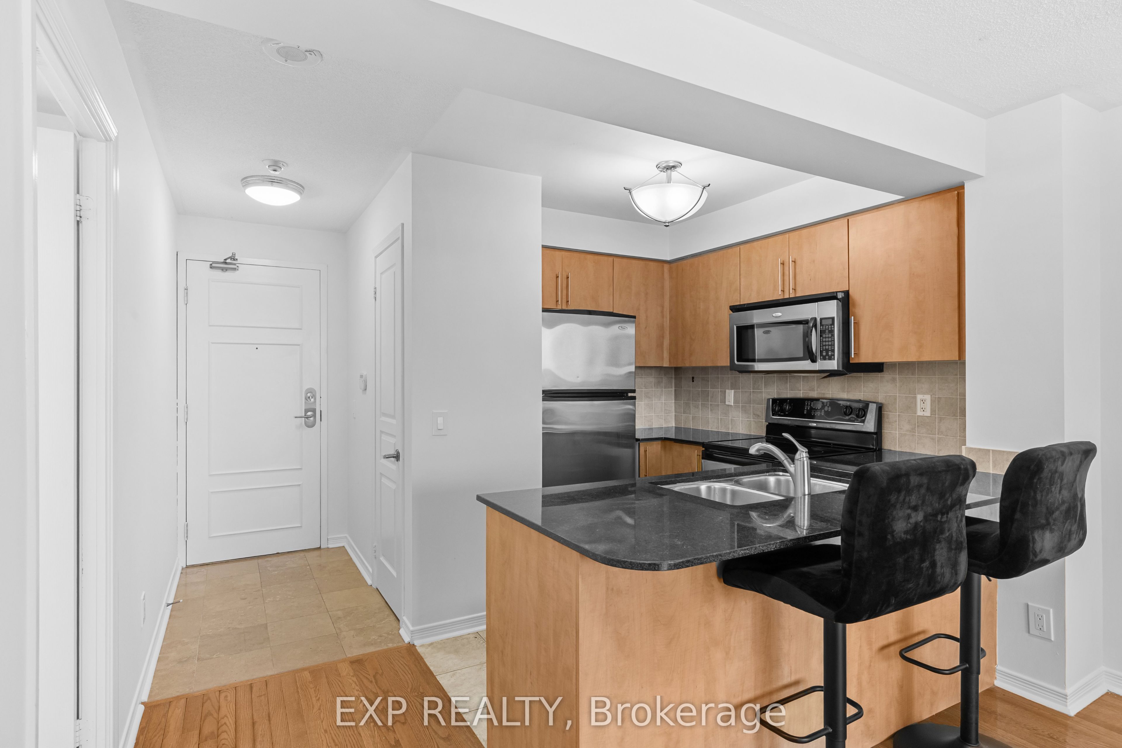 350 Red Maple Road 1214 Property Photo 5