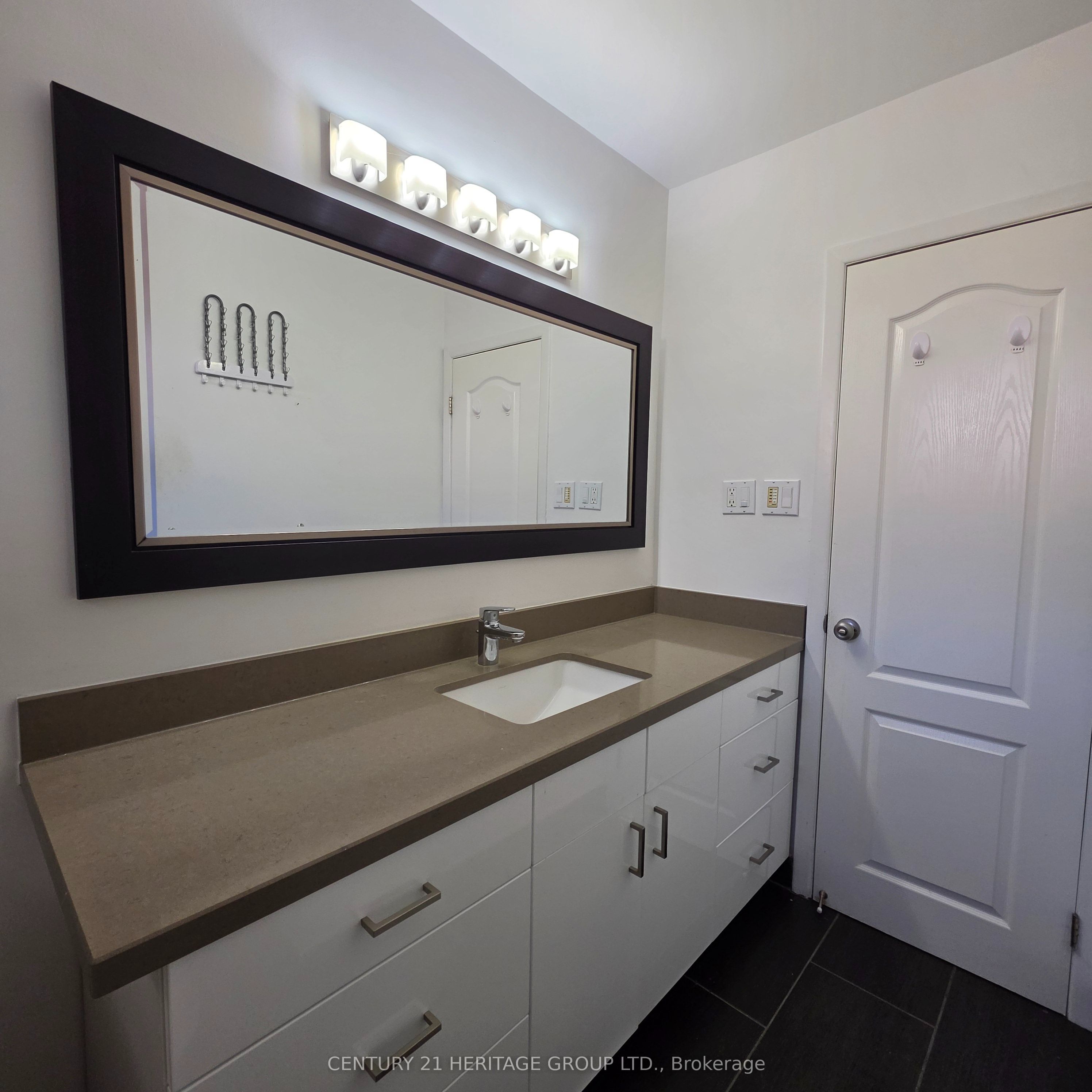 42 Fred Valley Drive Property Photo 21