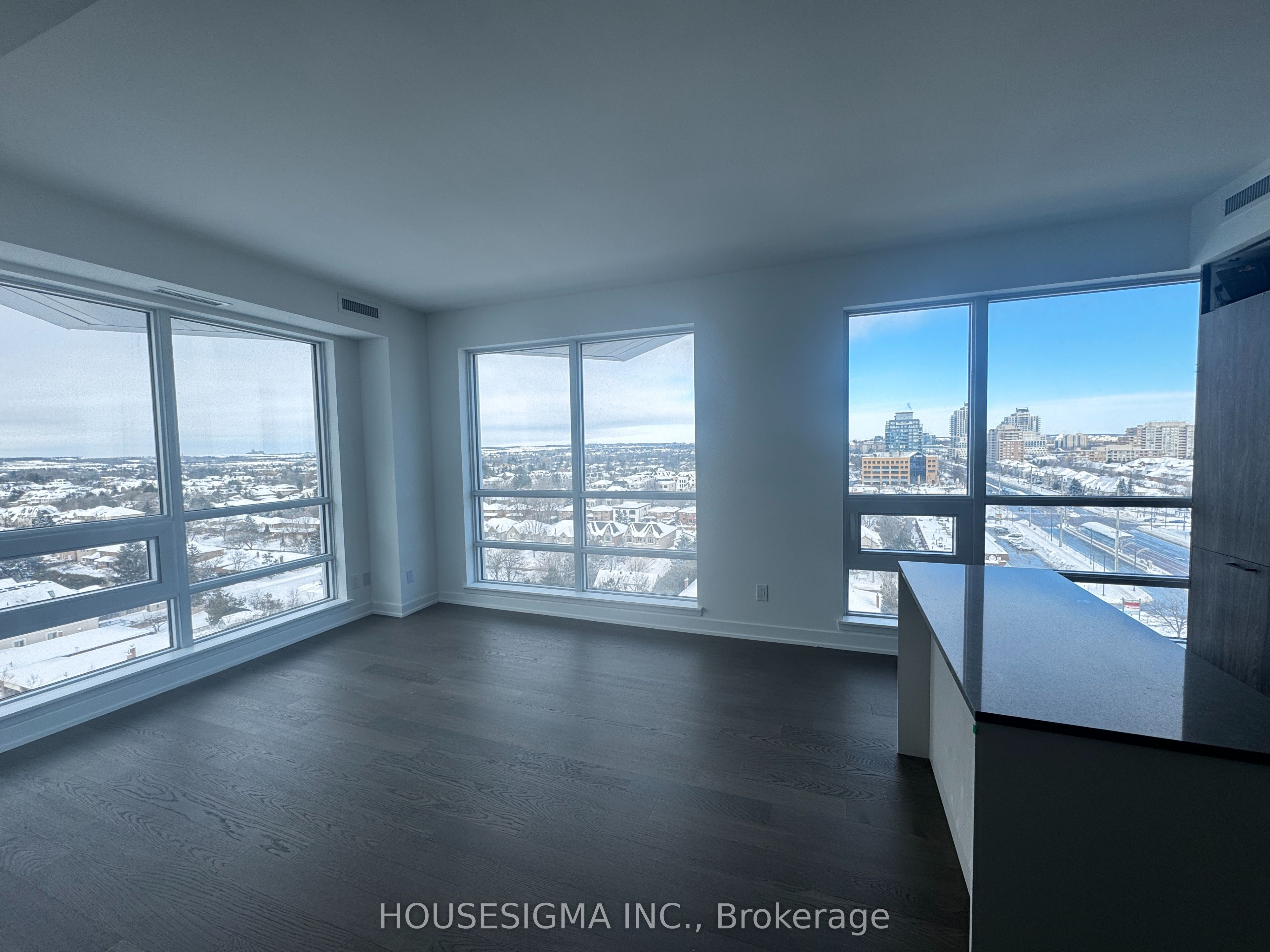 8888 Yonge Street 1002 Property Photo 1