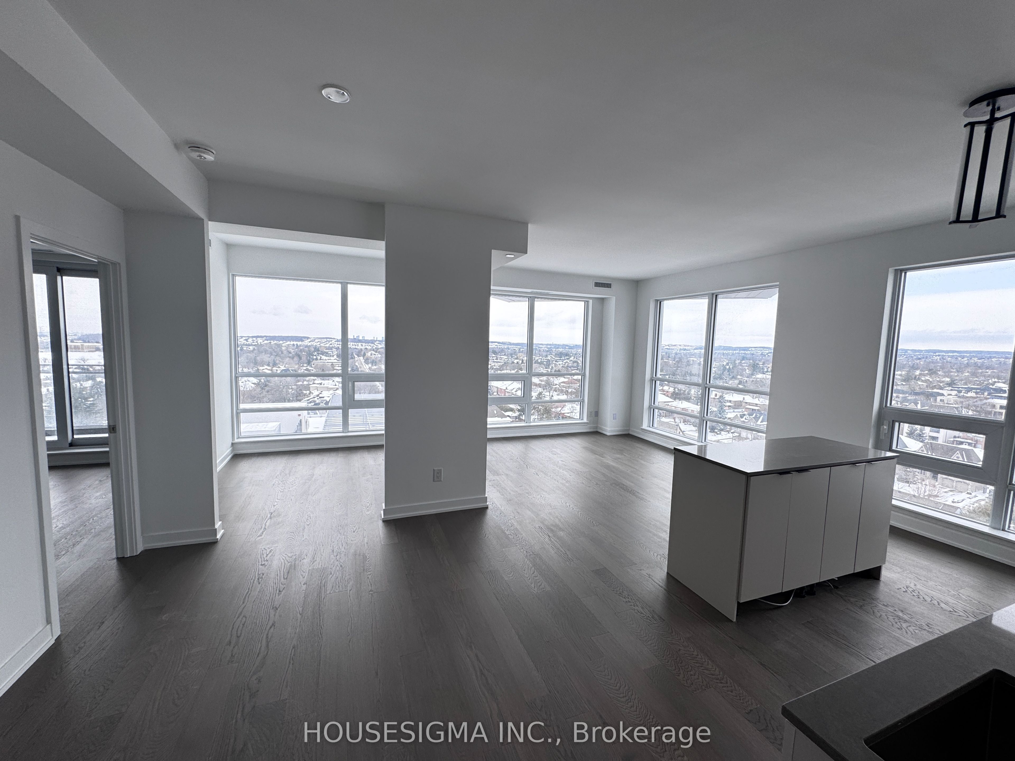 8888 Yonge Street 1002 Property Photo 3