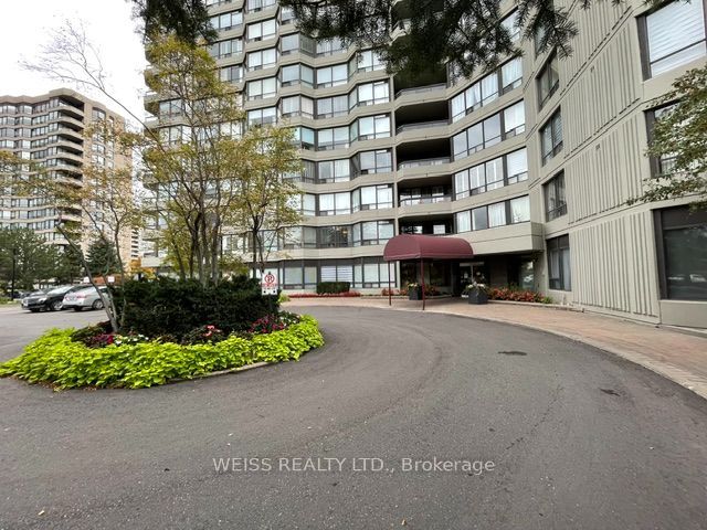 7460 Bathurst Street 904 Property Photo 2