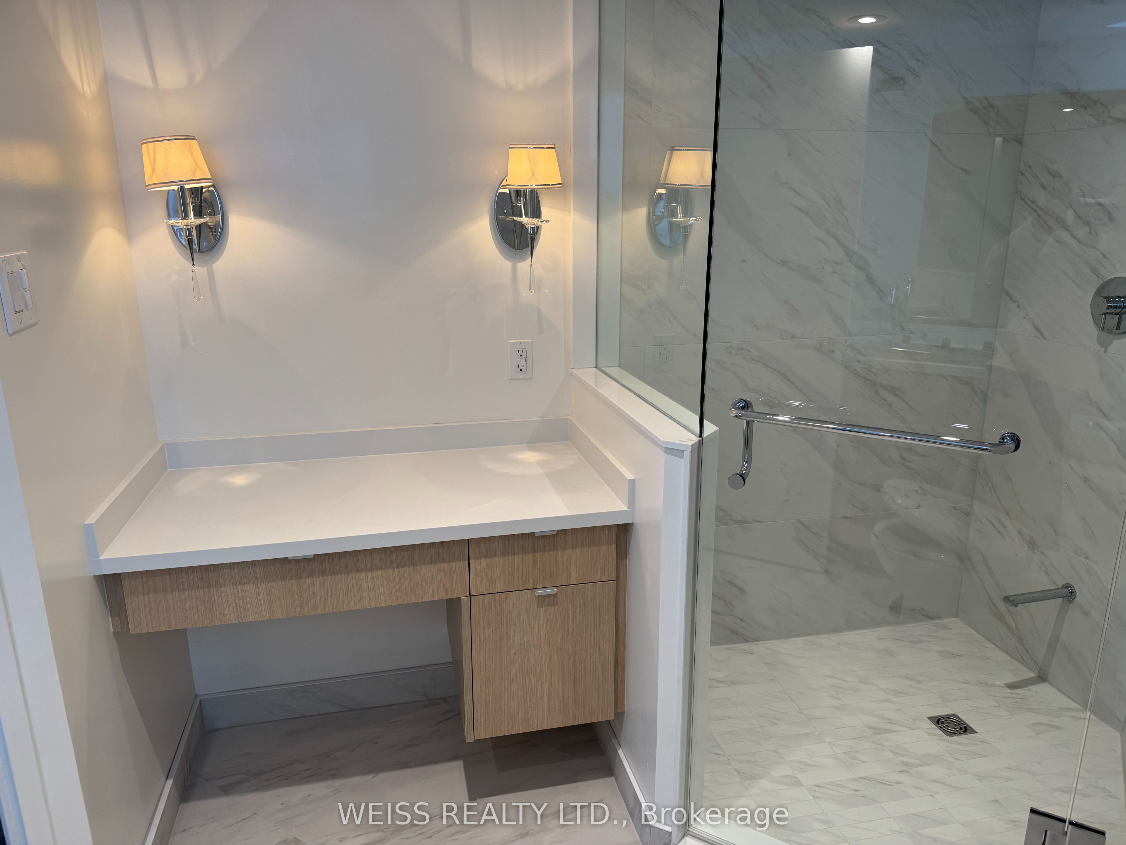 7460 Bathurst Street 904 Property Photo 12