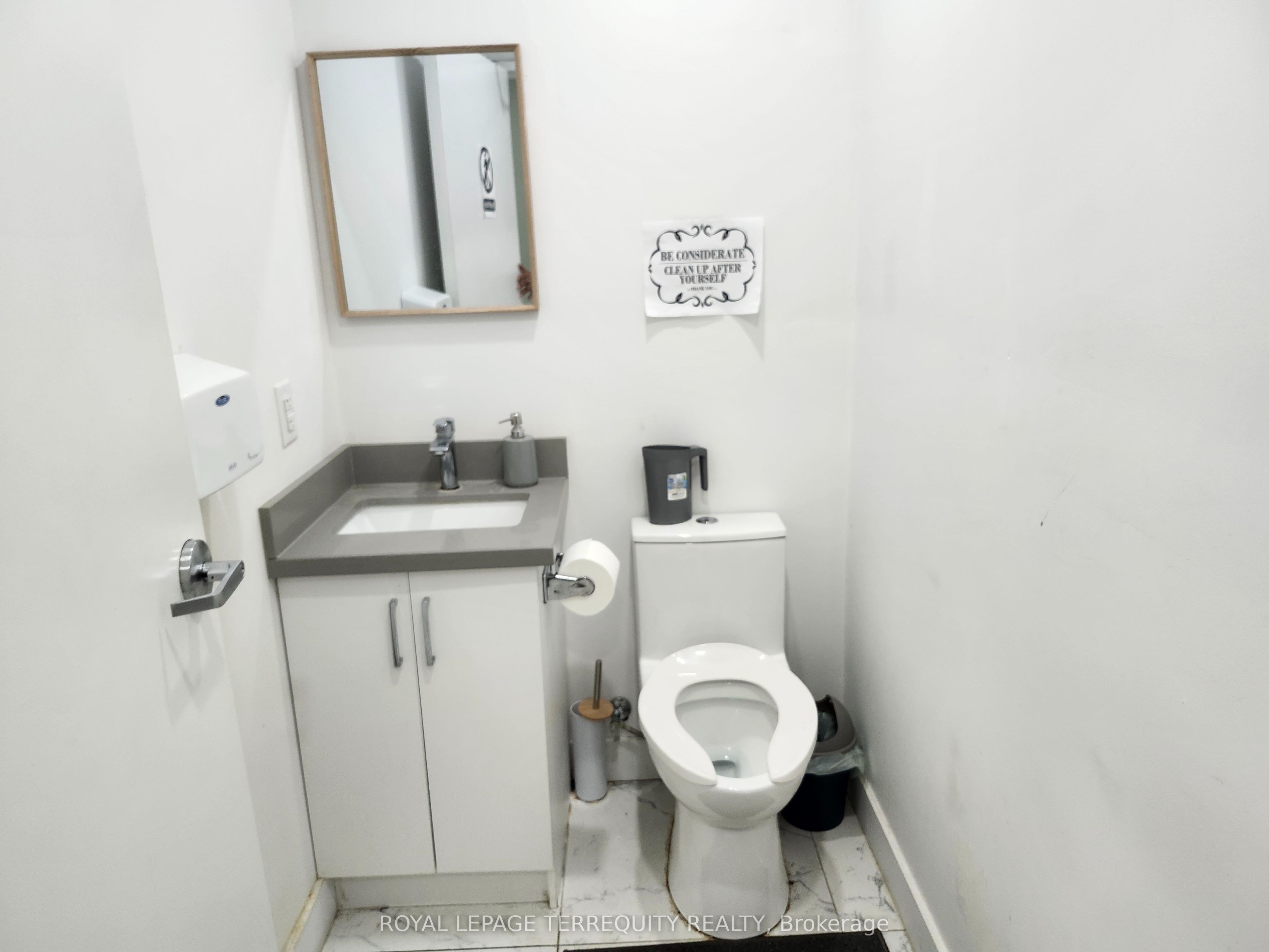 8760 Jane Street # B02 Property Photo 13
