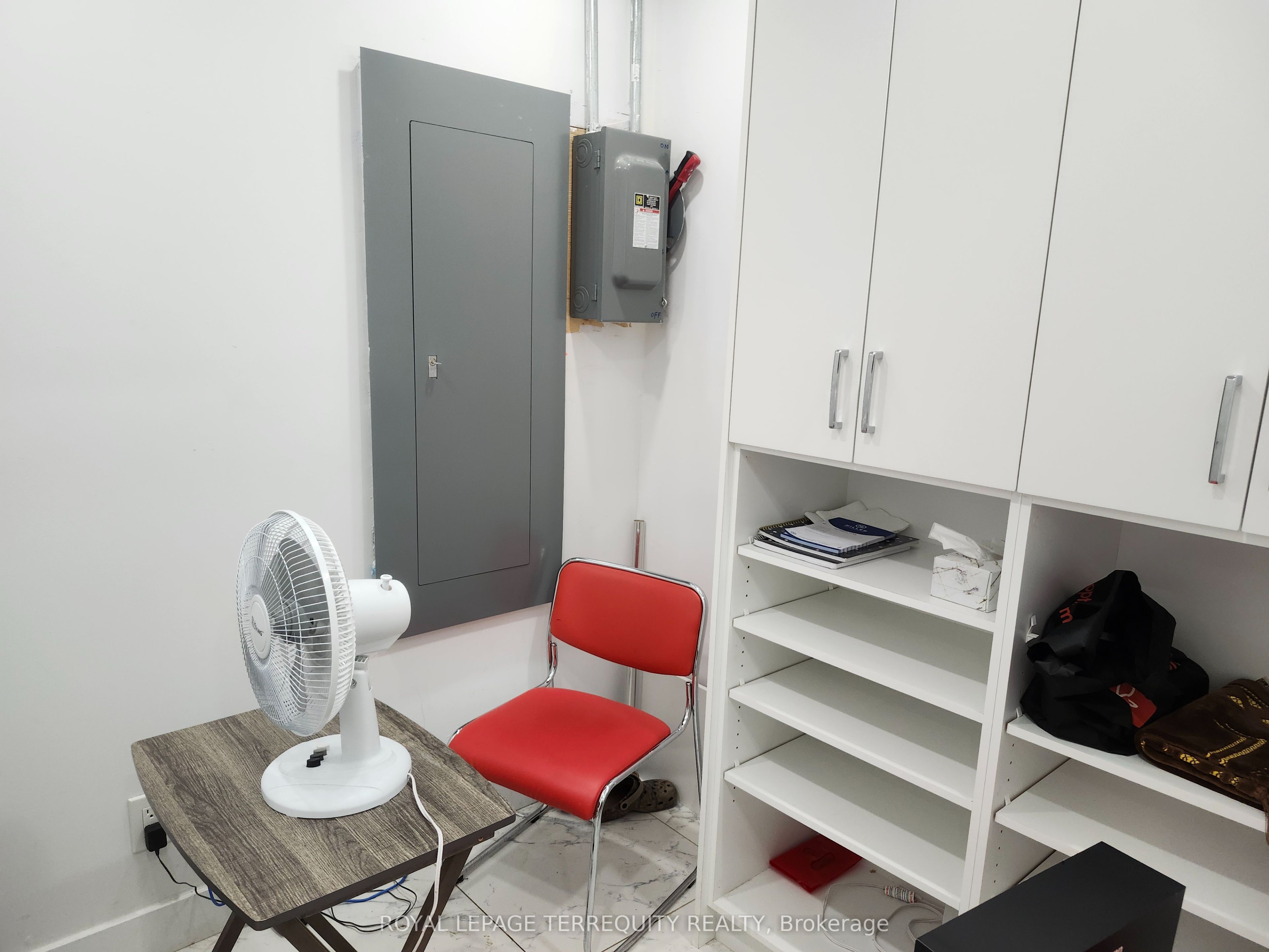 8760 Jane Street # B02 Property Photo 31