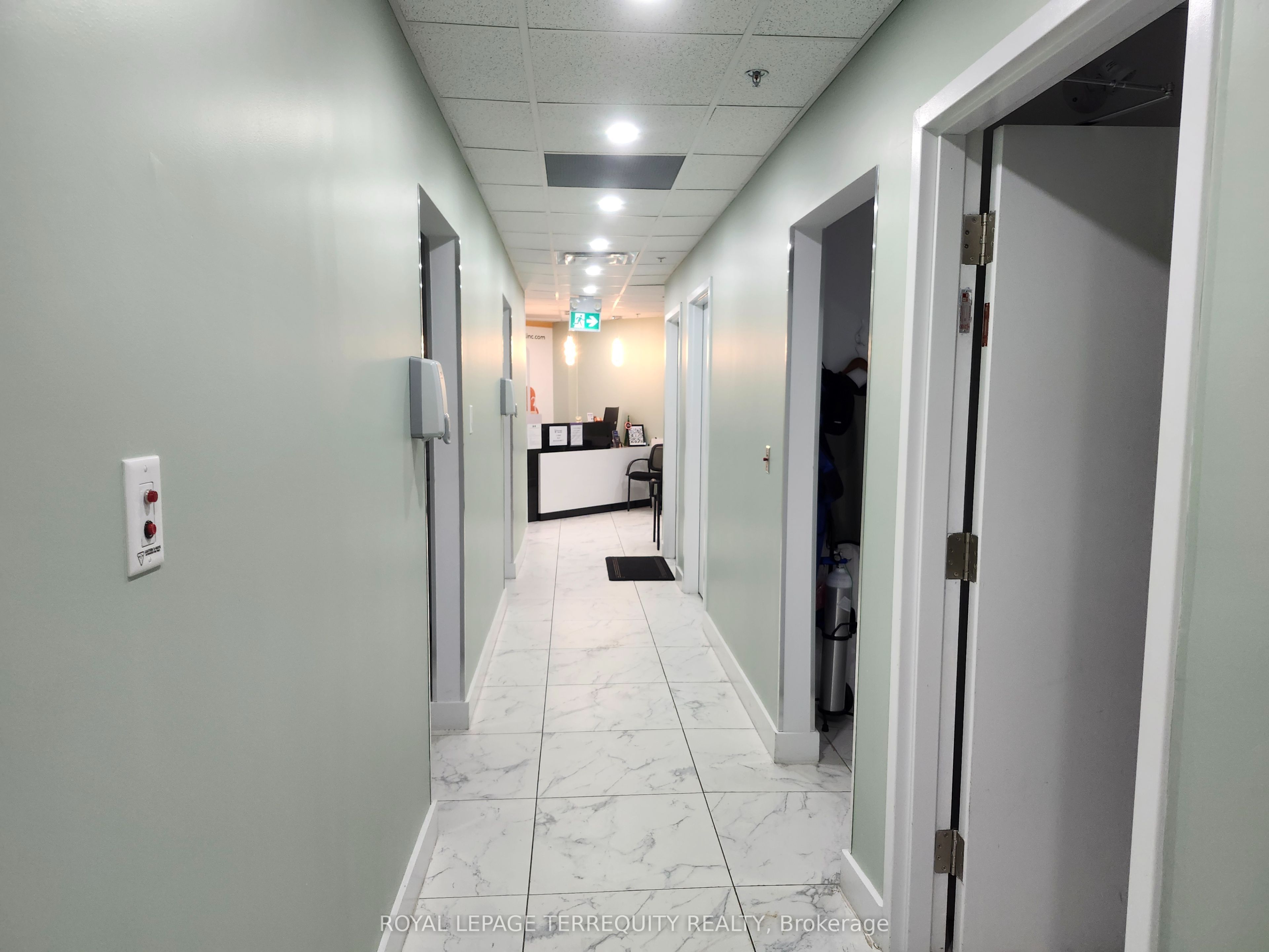 8760 Jane Street # B02 Property Photo 32