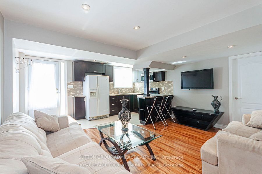 111 Deerwood Crescent Room 1 Property Photo 3