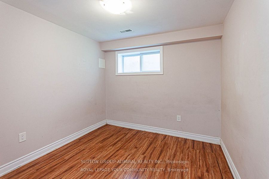 111 Deerwood Crescent Room 1 Property Photo 5