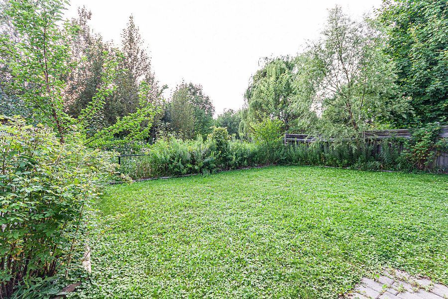 111 Deerwood Crescent Room 1 Property Photo 7