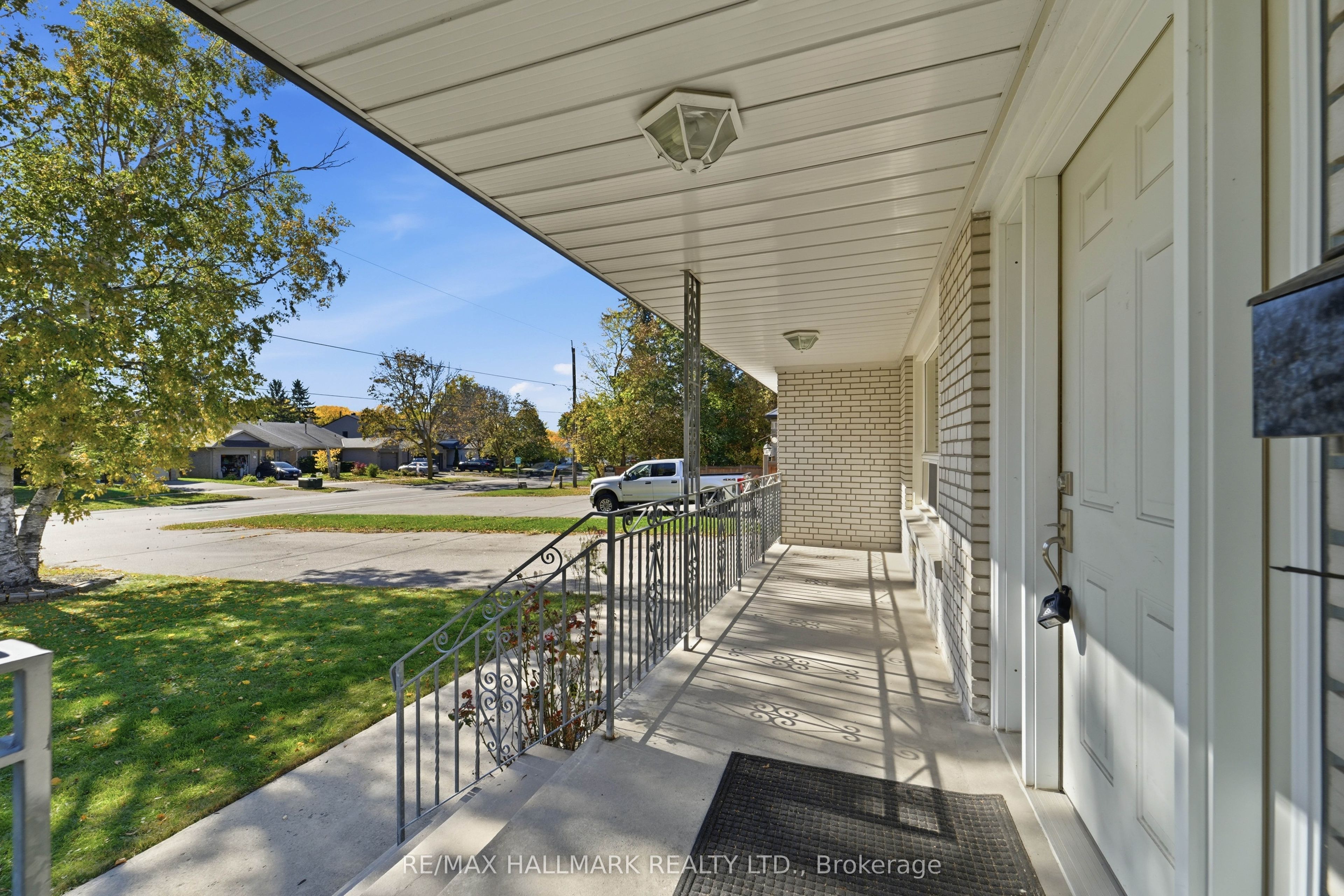 198 Weldrick Road W Property Photo 5