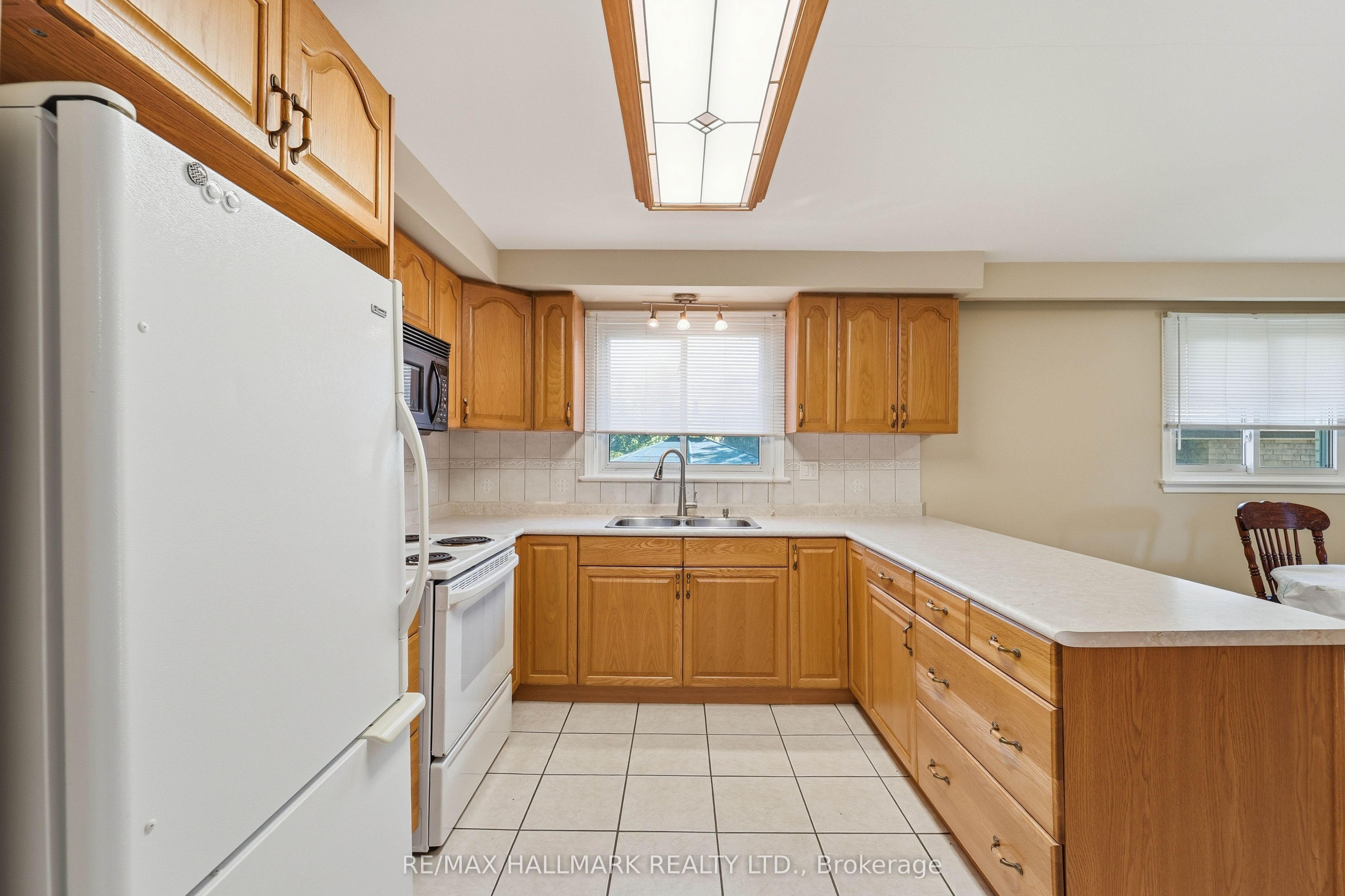 198 Weldrick Road W Property Photo 8