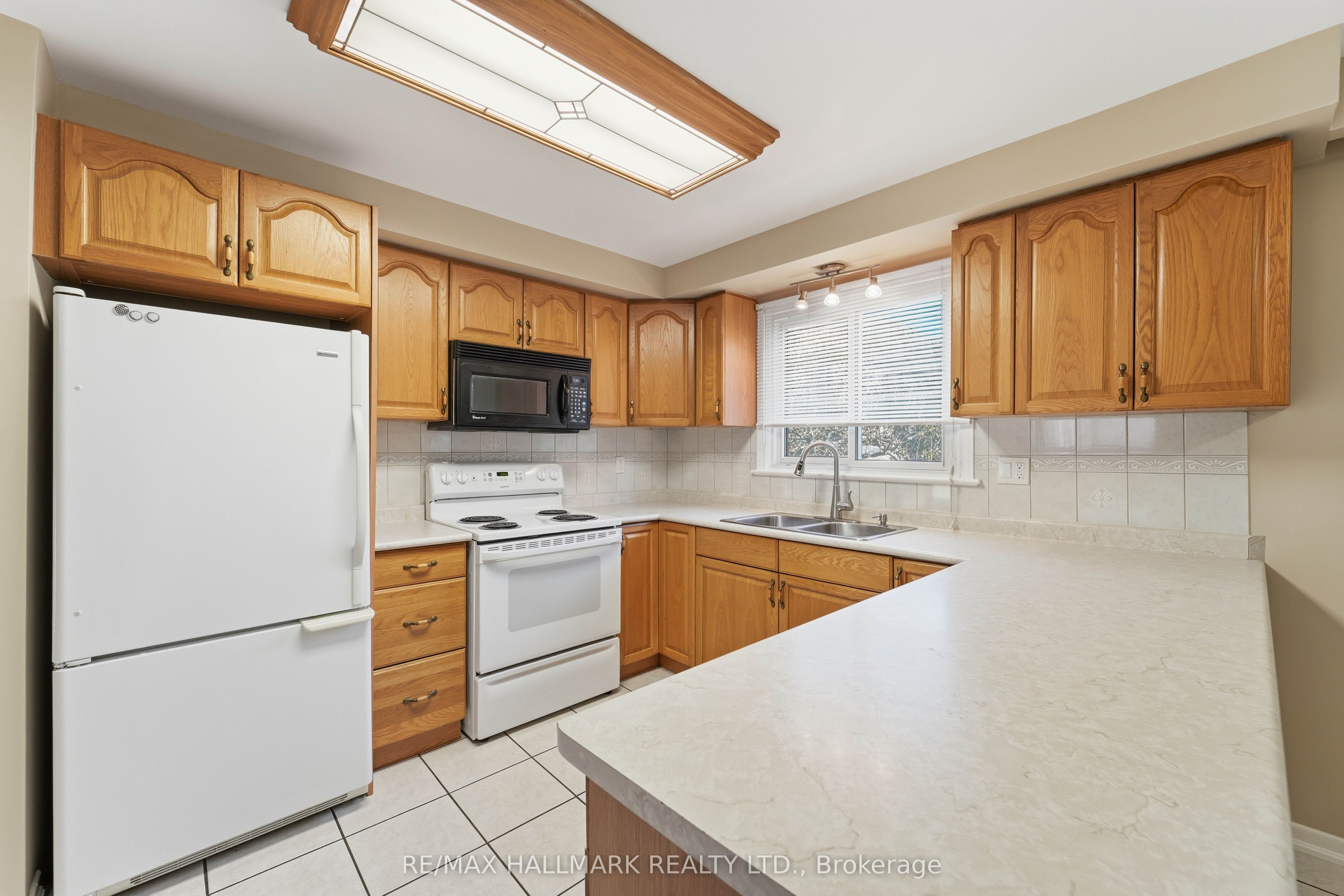 198 Weldrick Road W Property Photo 9
