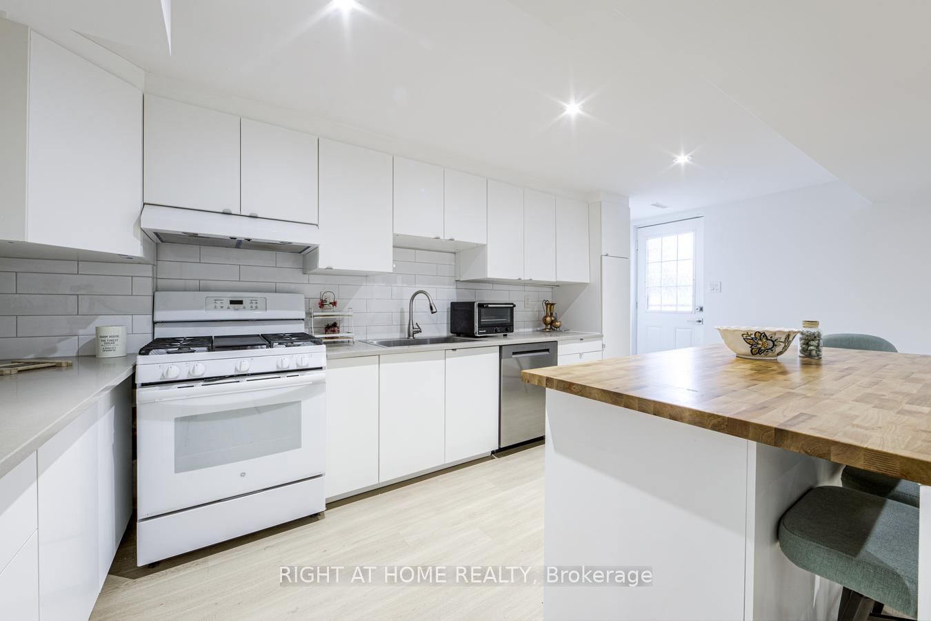 84 Aberdeen Avenue Property Photo 37