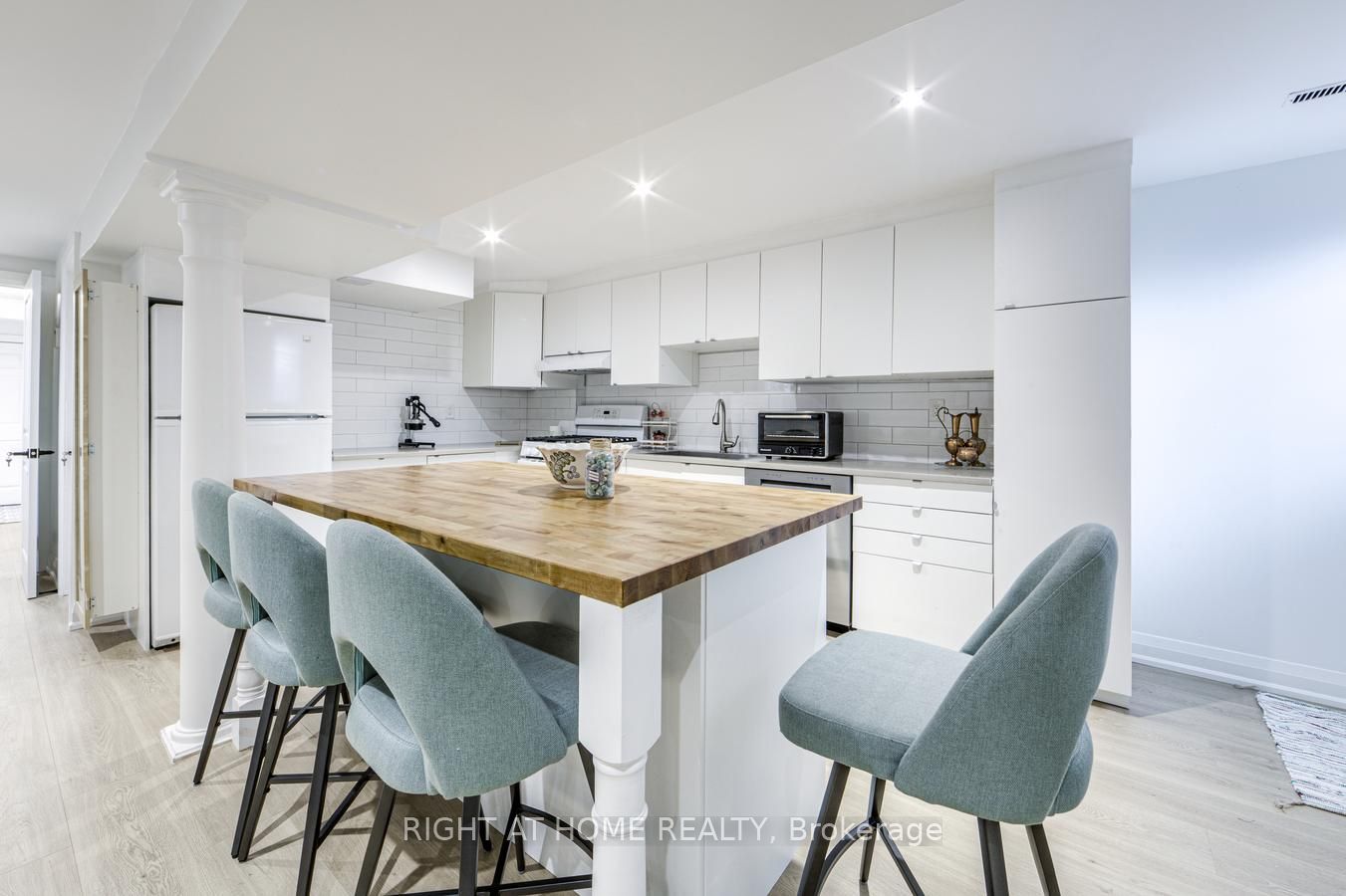 84 Aberdeen Avenue Property Photo 38
