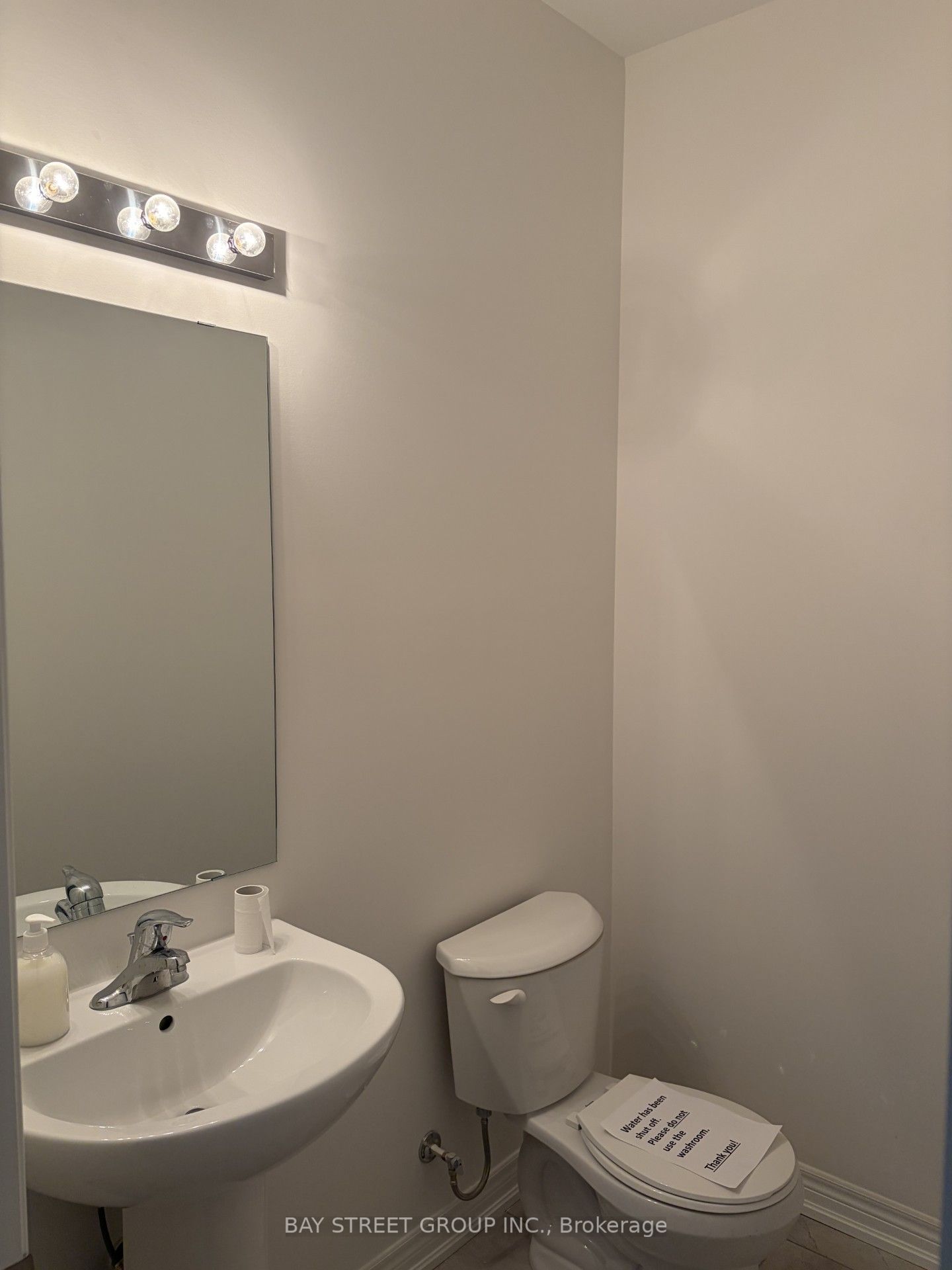 70 Wakefield Boulevard Property Photo 7