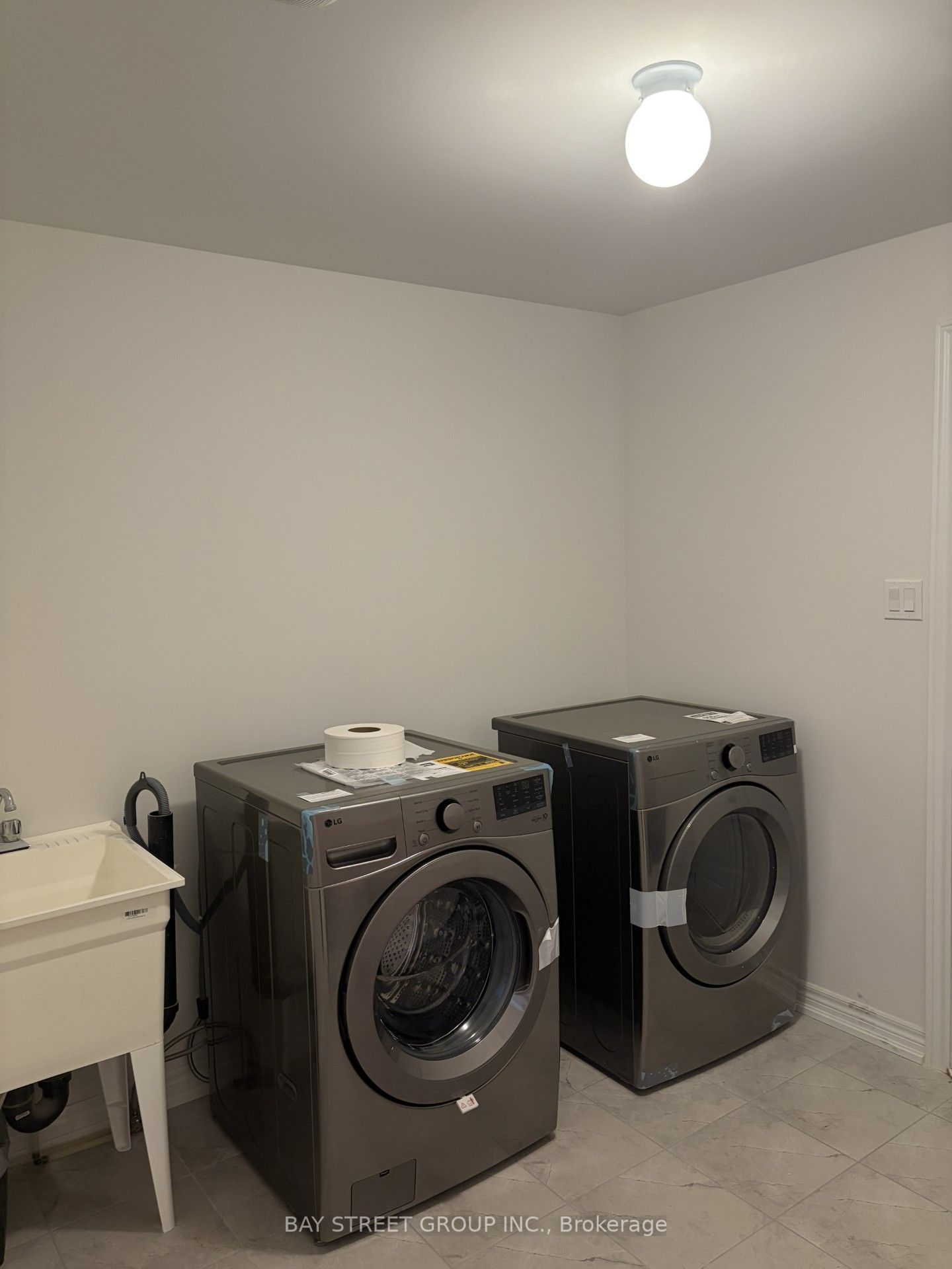 70 Wakefield Boulevard Property Photo 8