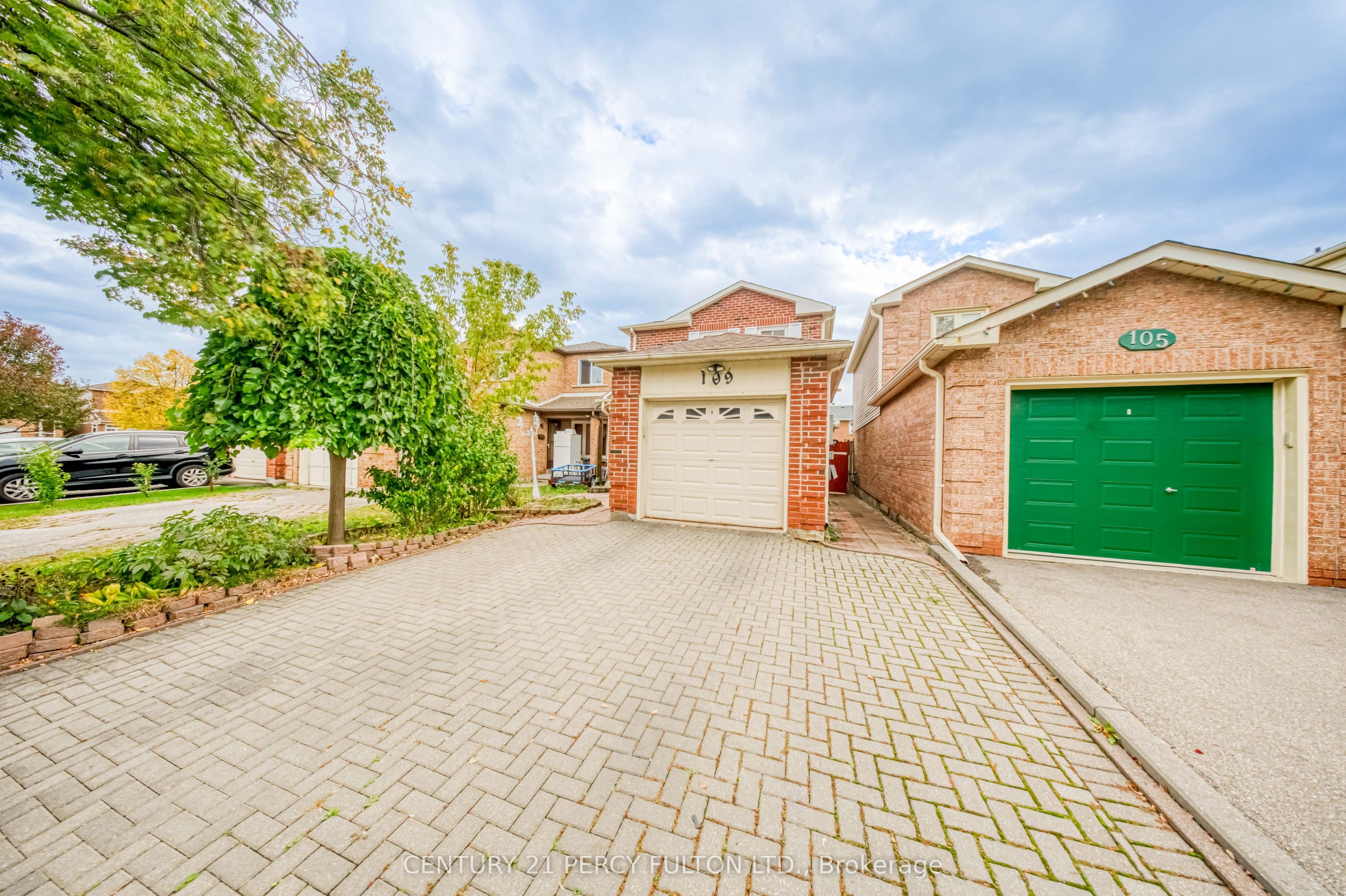 109 Swinton Crescent Property Photo 2
