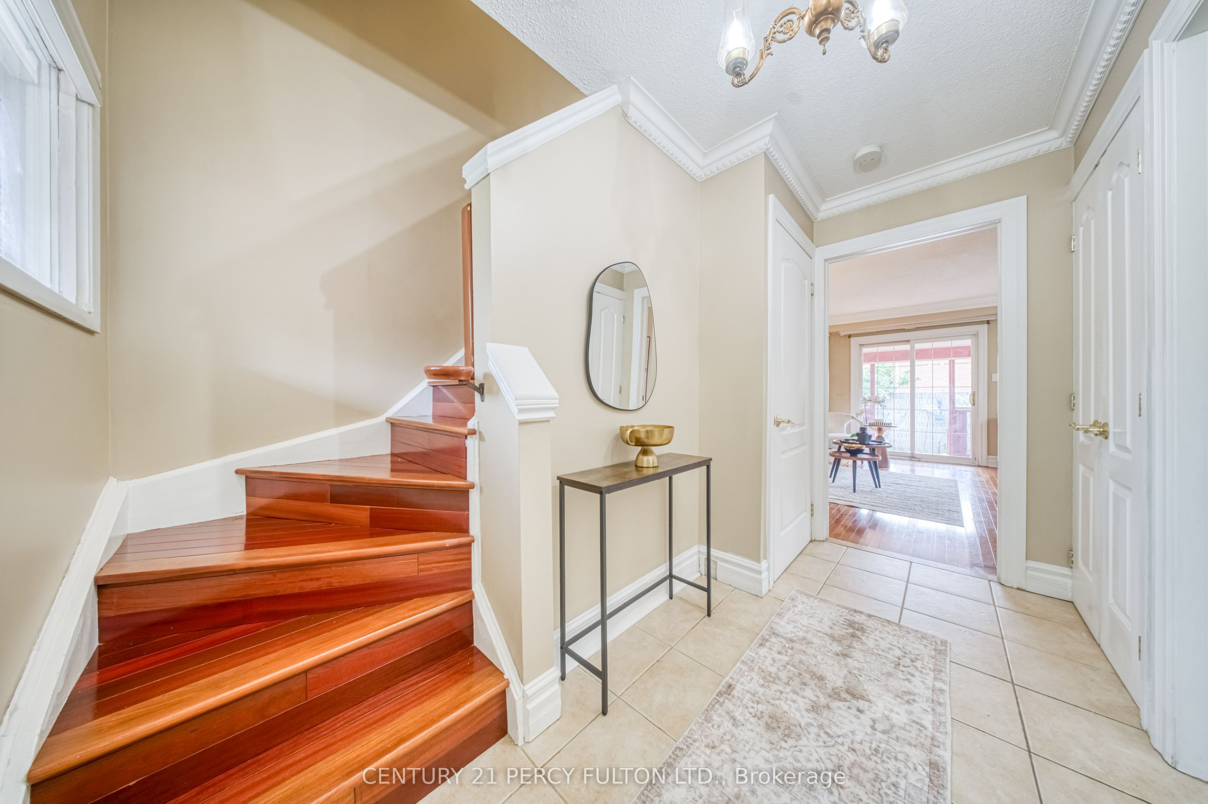 109 Swinton Crescent Property Photo 5