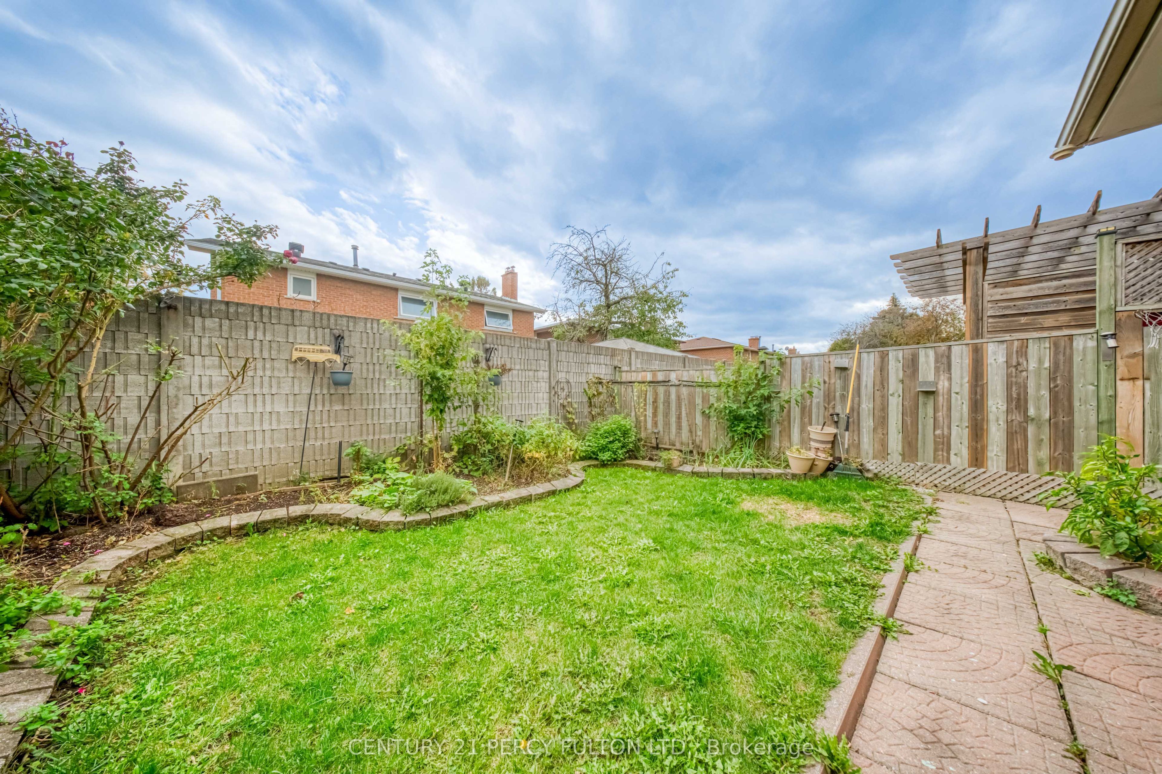109 Swinton Crescent Property Photo 33