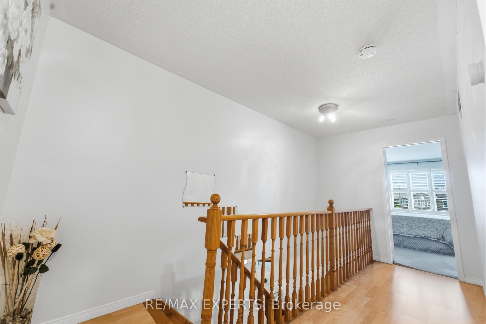 16 Piazza Crescent Property Photo 16