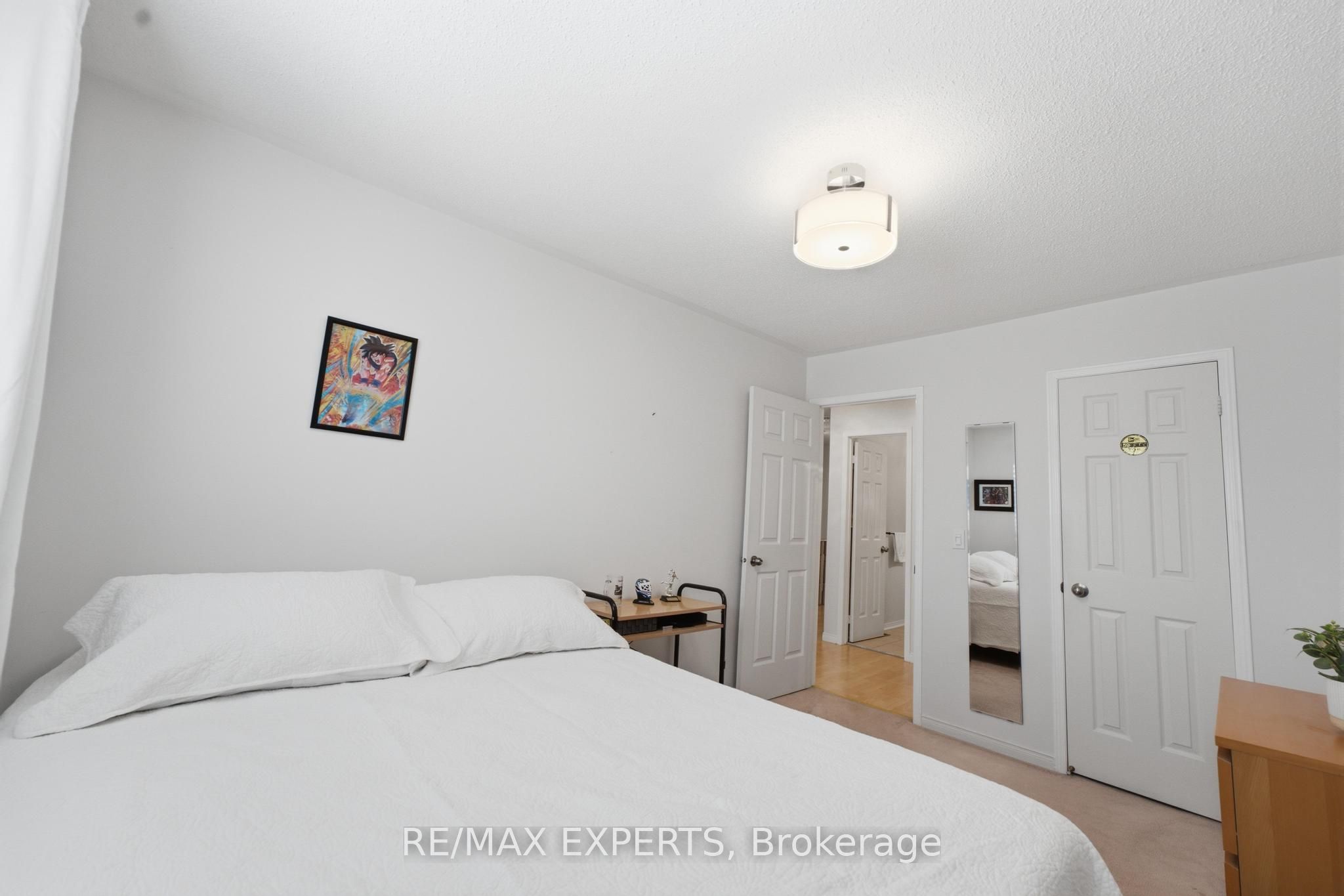 16 Piazza Crescent Property Photo 20