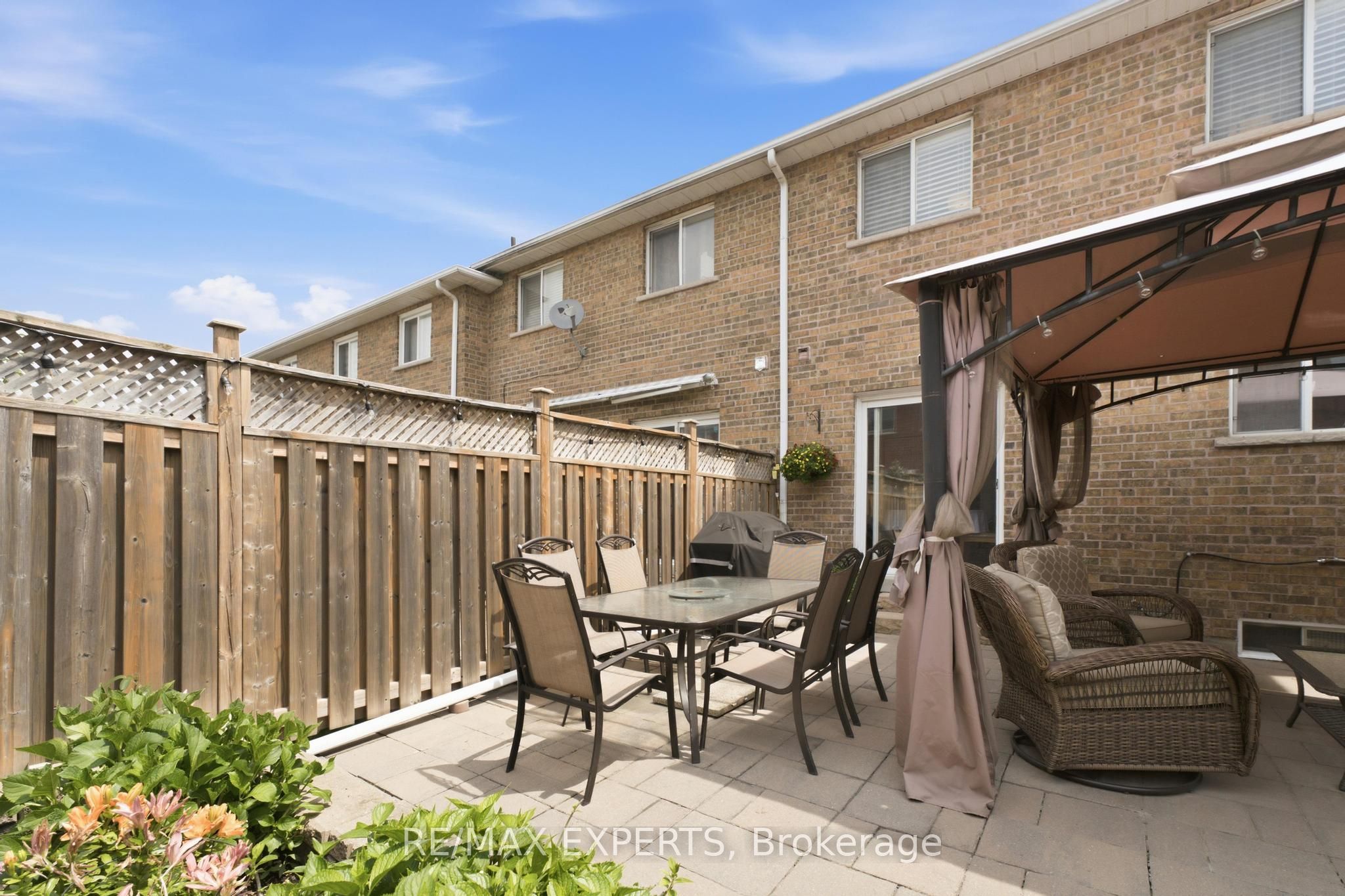 16 Piazza Crescent Property Photo 34