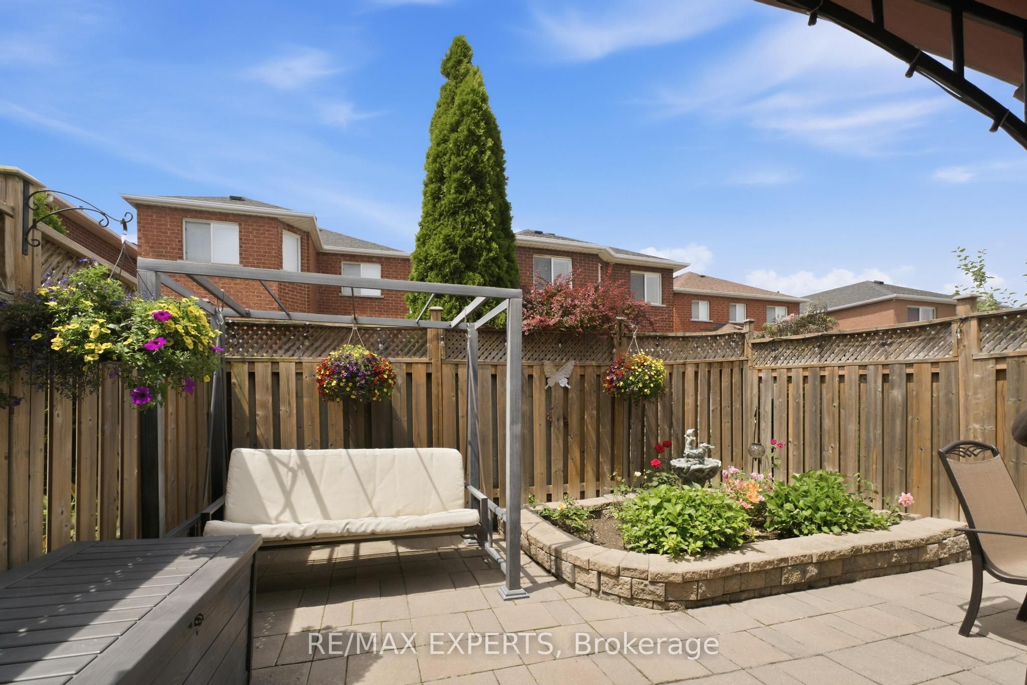 16 Piazza Crescent Property Photo 38