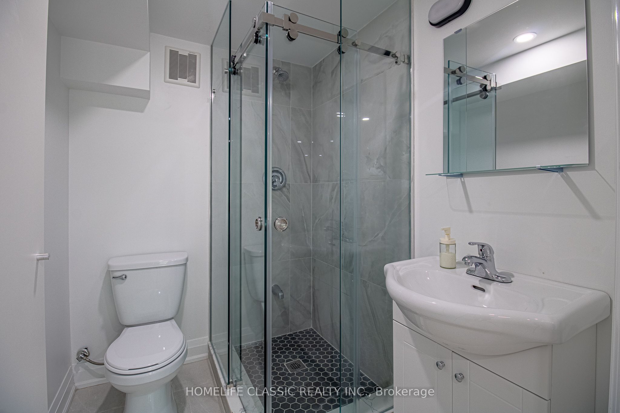 88 Highland Park Boulevard Lower Level Property Photo 5