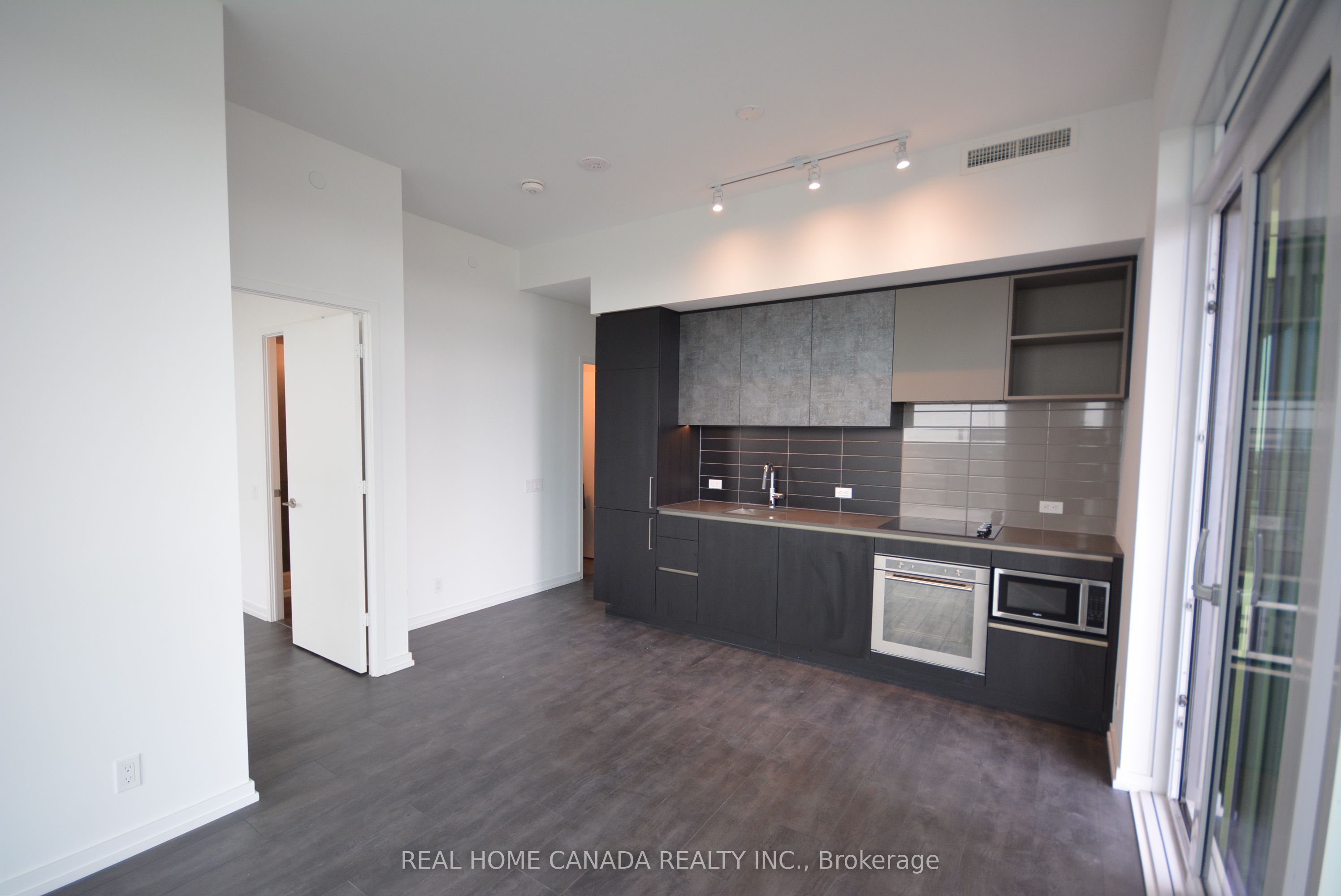 7890 Jane Street 1712 Property Photo 4