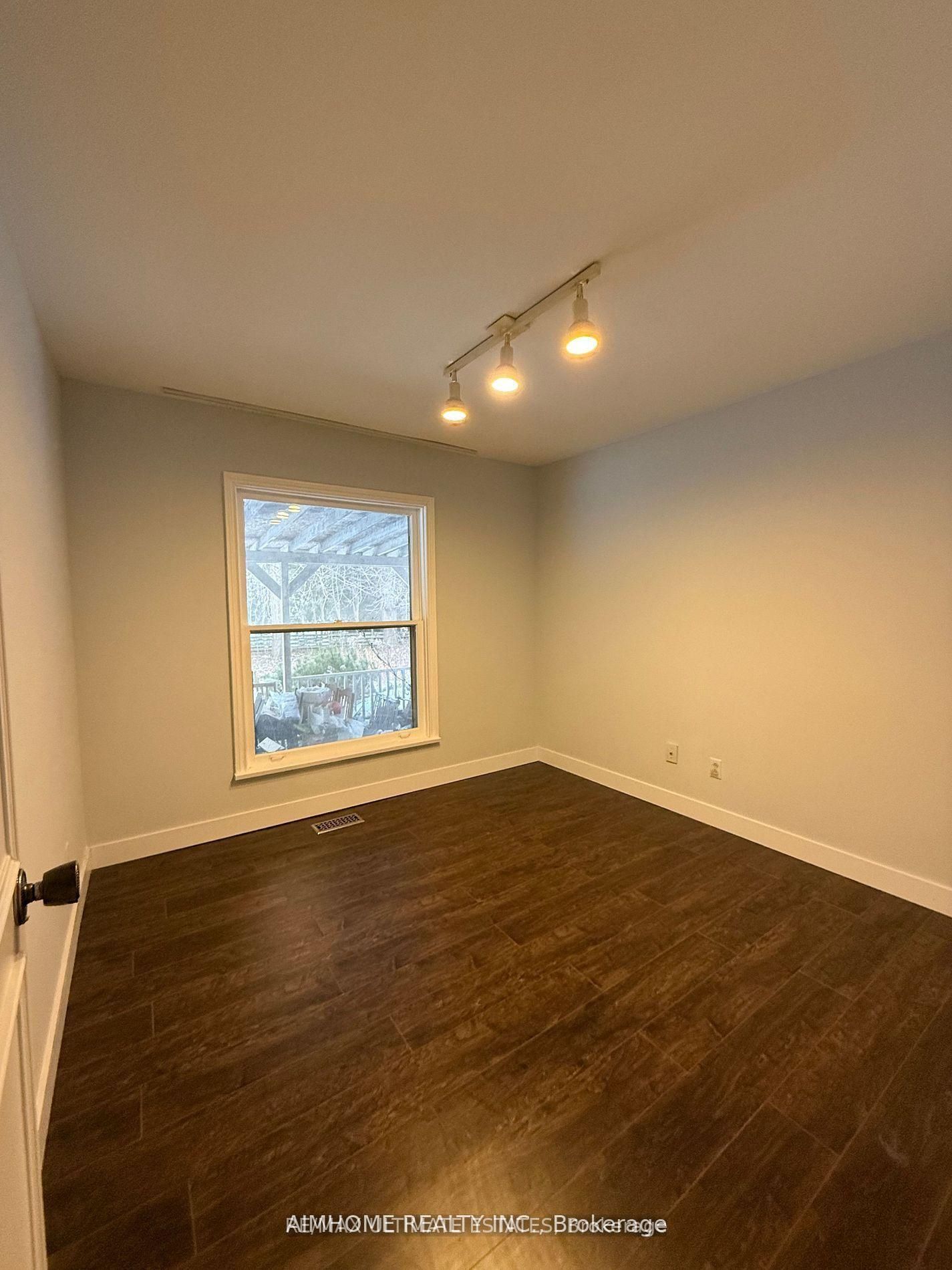 338 Steeles Avenue E Property Photo 4