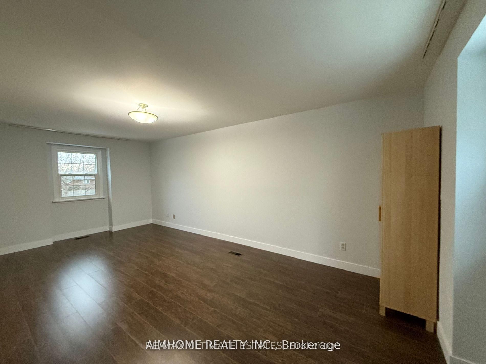 338 Steeles Avenue E Property Photo 7