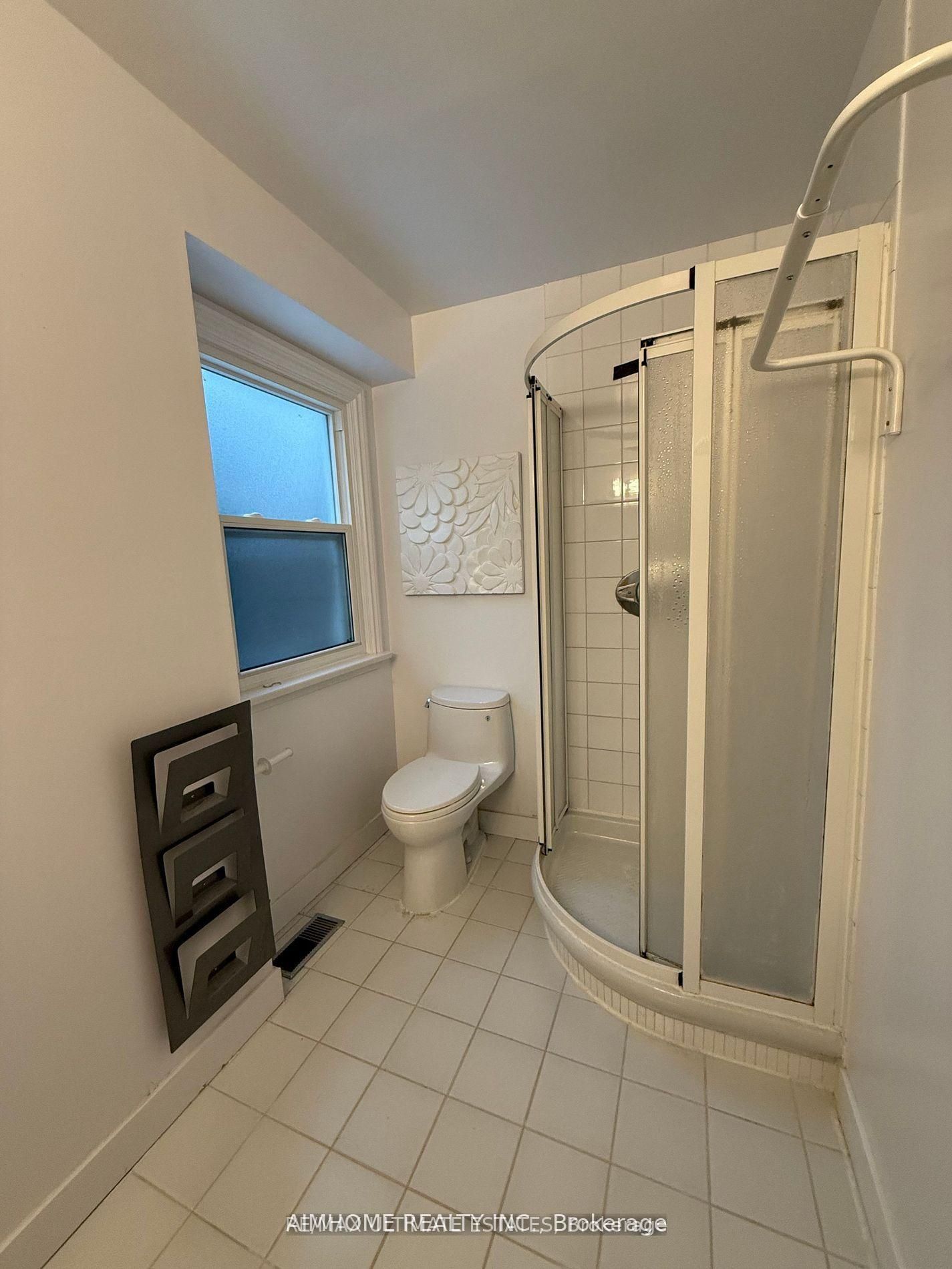 338 Steeles Avenue E Property Photo 8