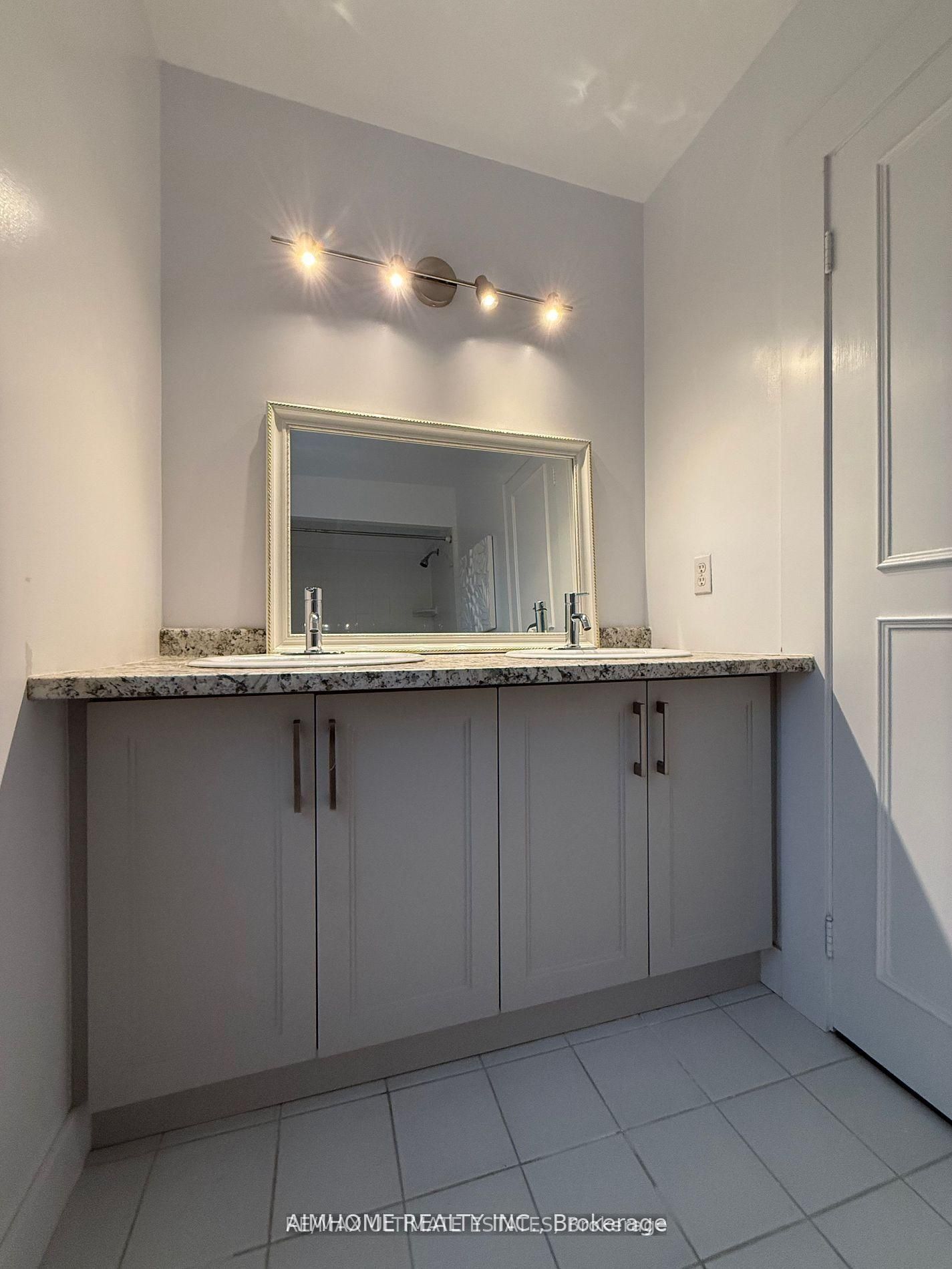 338 Steeles Avenue E Property Photo 10