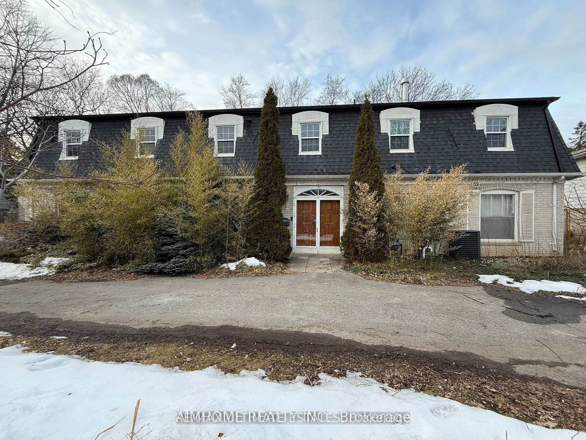 338 Steeles Avenue E Property Photo 11