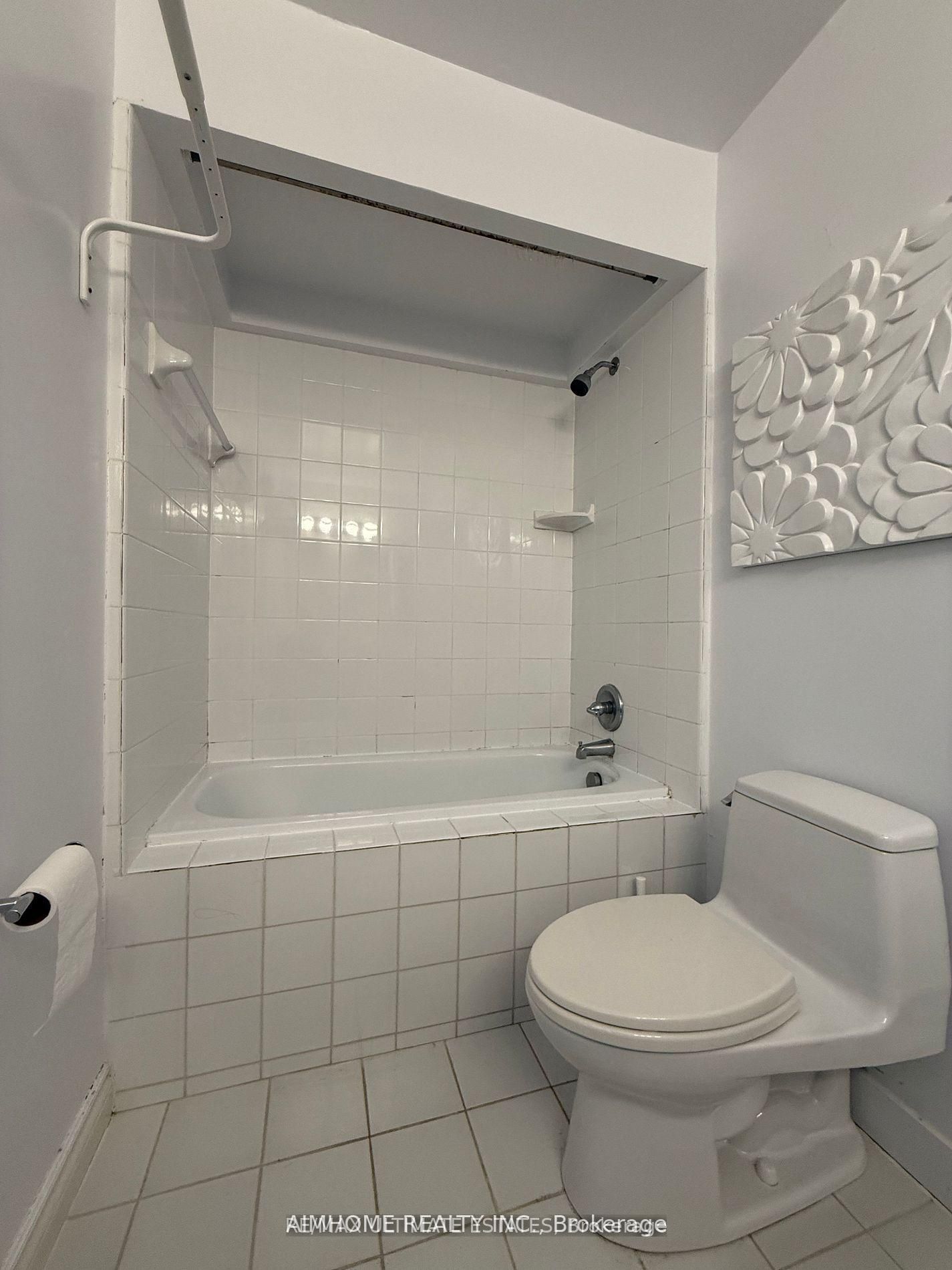 338 Steeles Avenue E Property Photo 17