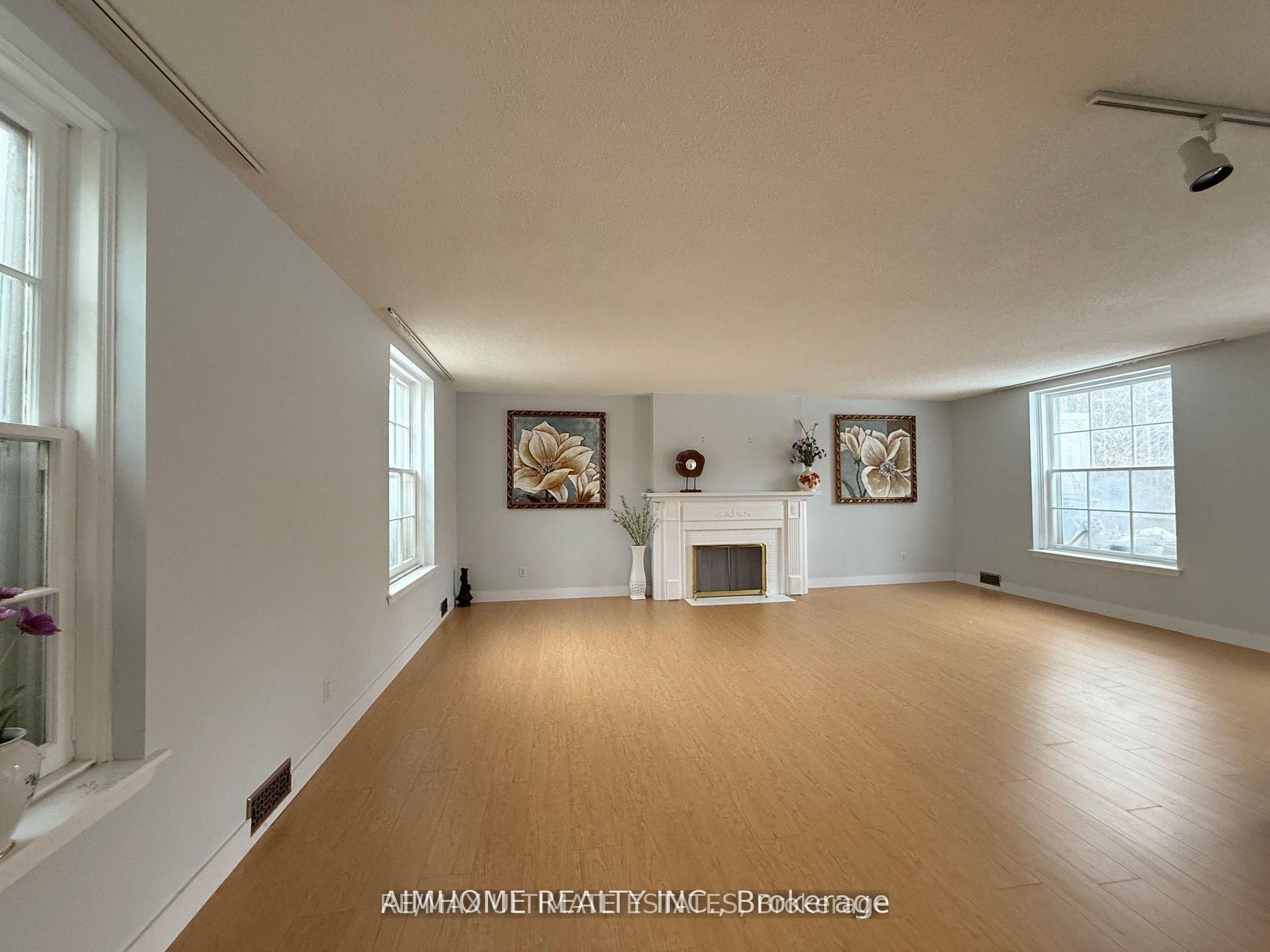 338 Steeles Avenue E Property Photo 18