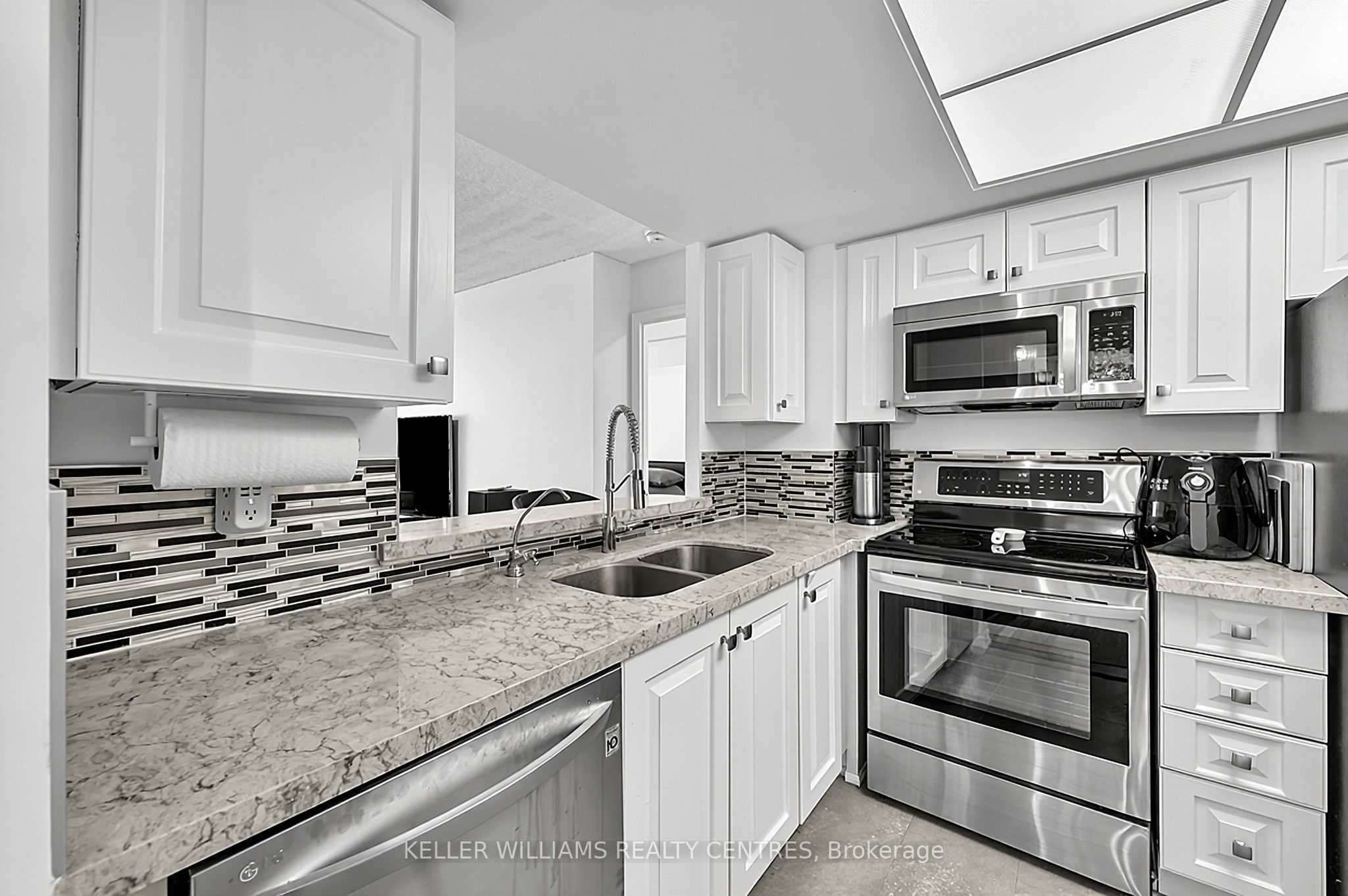 270 Davis Drive 408 Property Photo 8