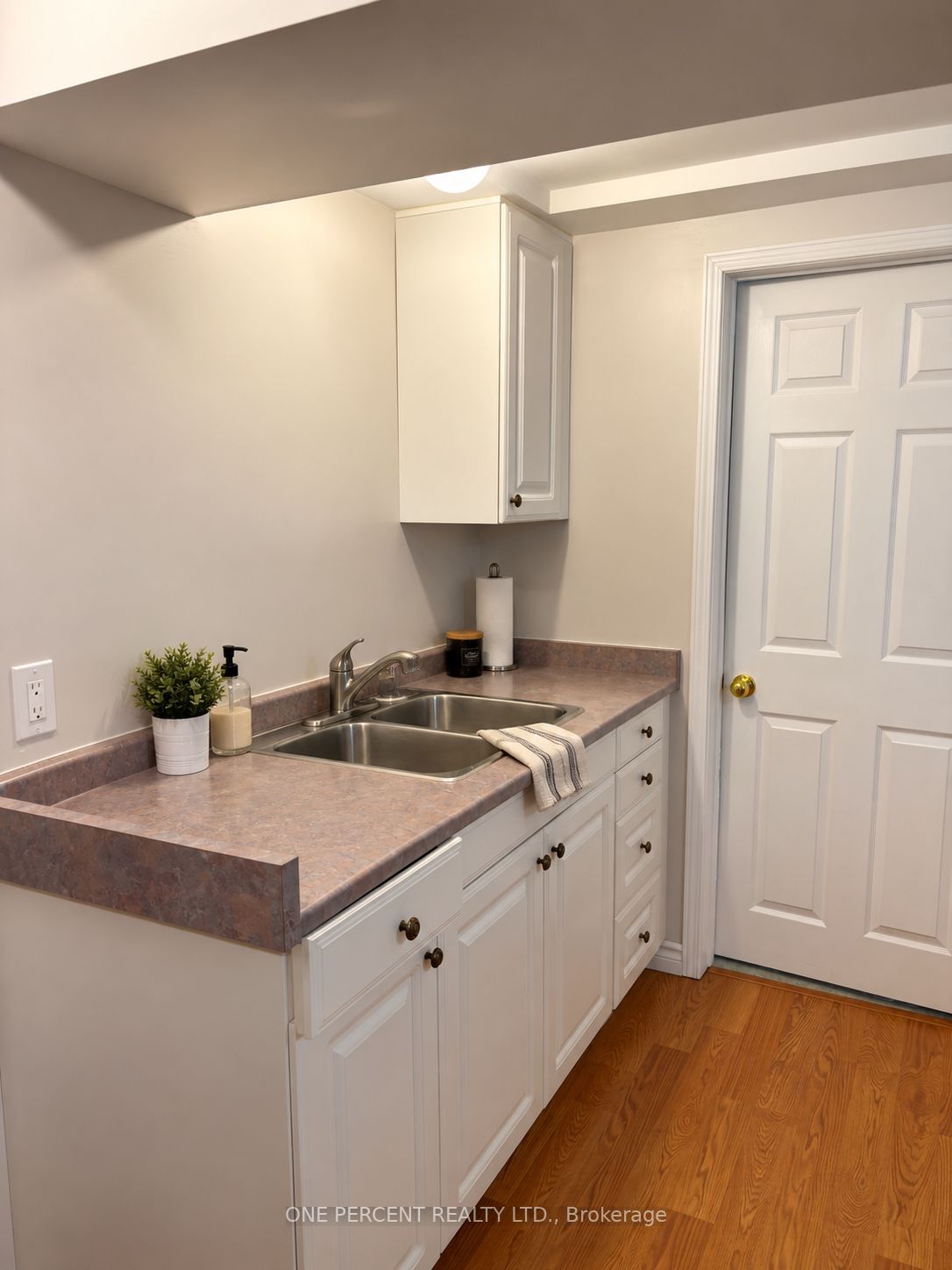 221 Orchard Heights Boulevard Bsmt Property Photo 9