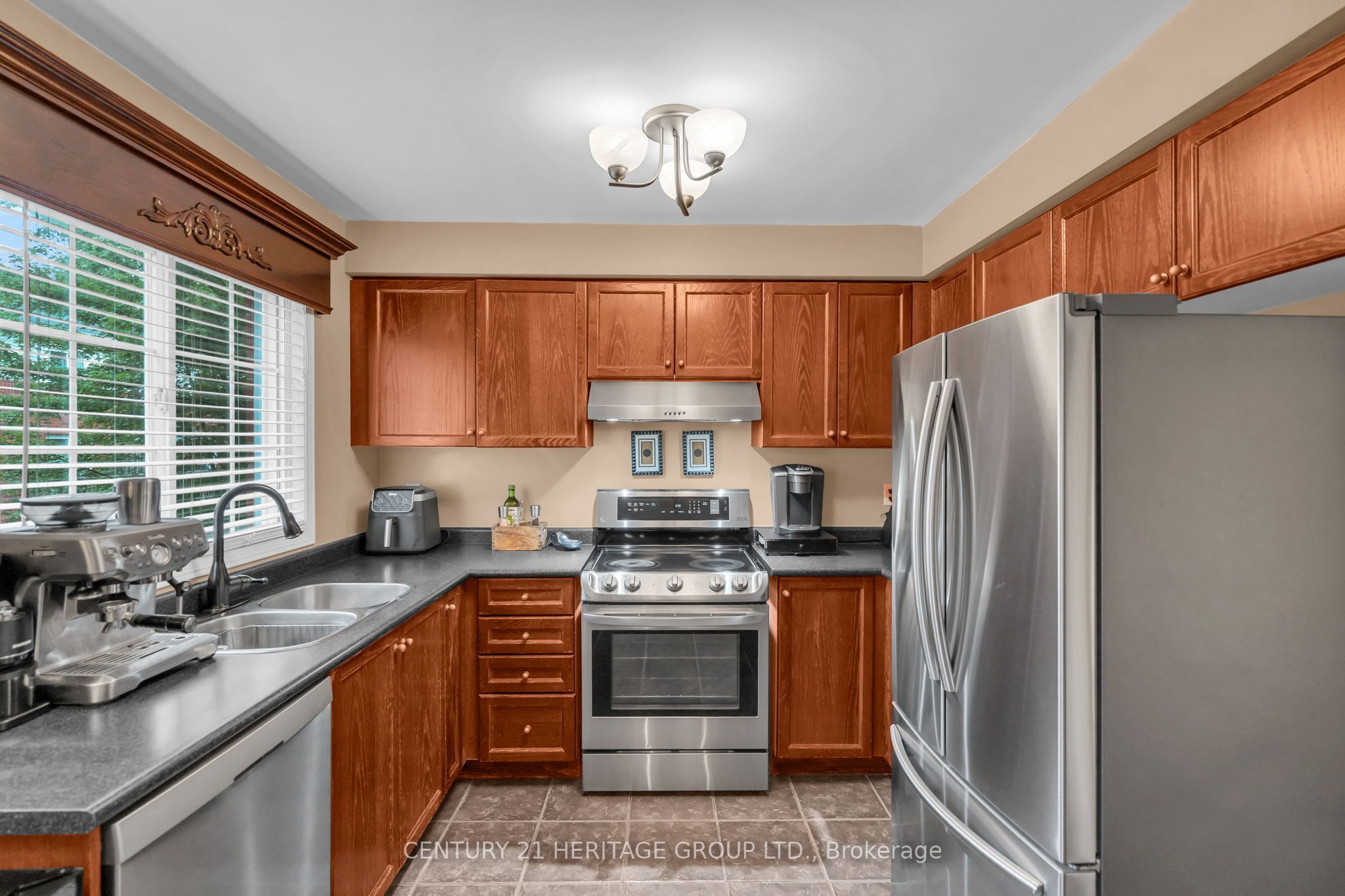 83 Mosaics Avenue Property Photo 18