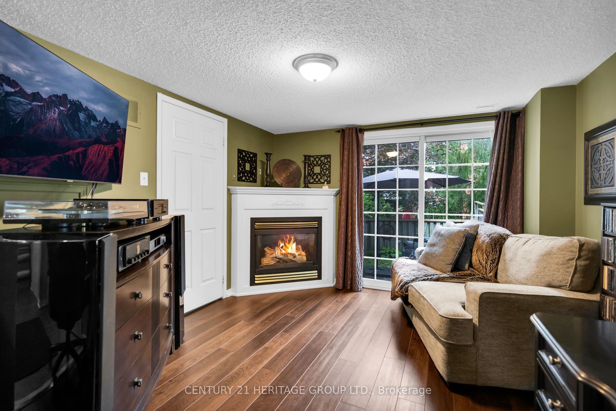 83 Mosaics Avenue Property Photo 32
