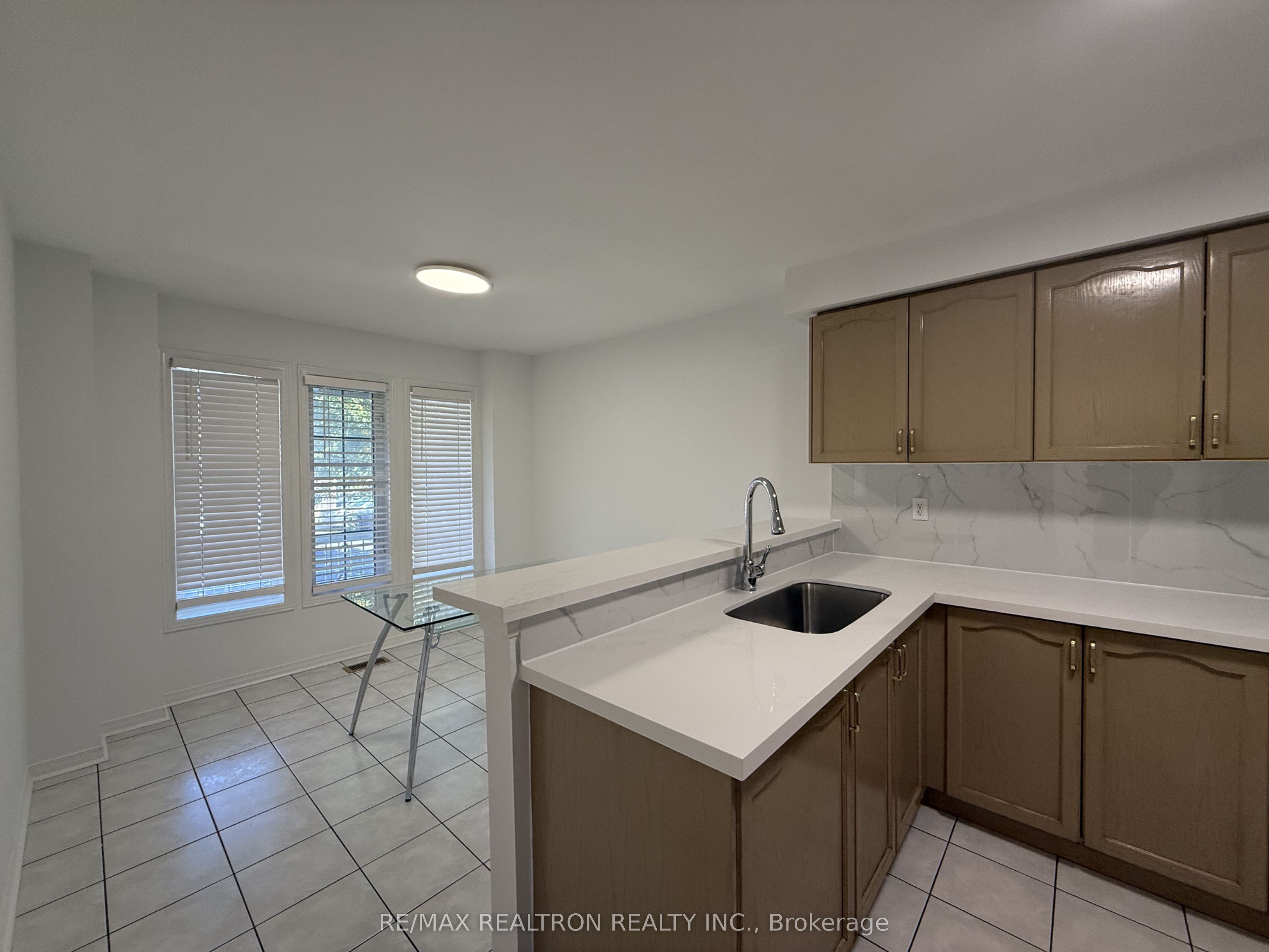 663 South Unionville Avenue Property Photo 3