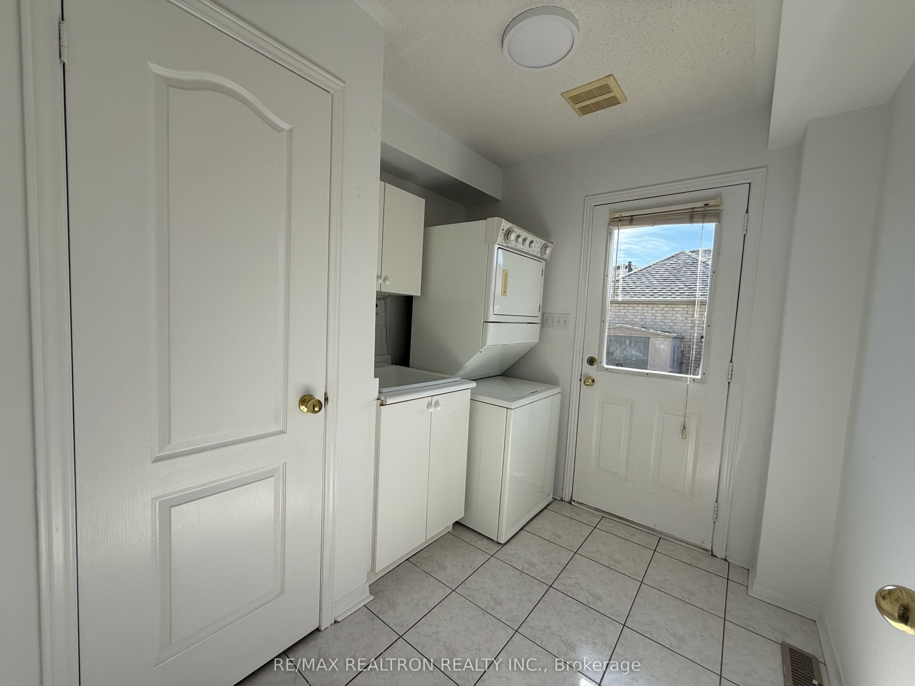 663 South Unionville Avenue Property Photo 12