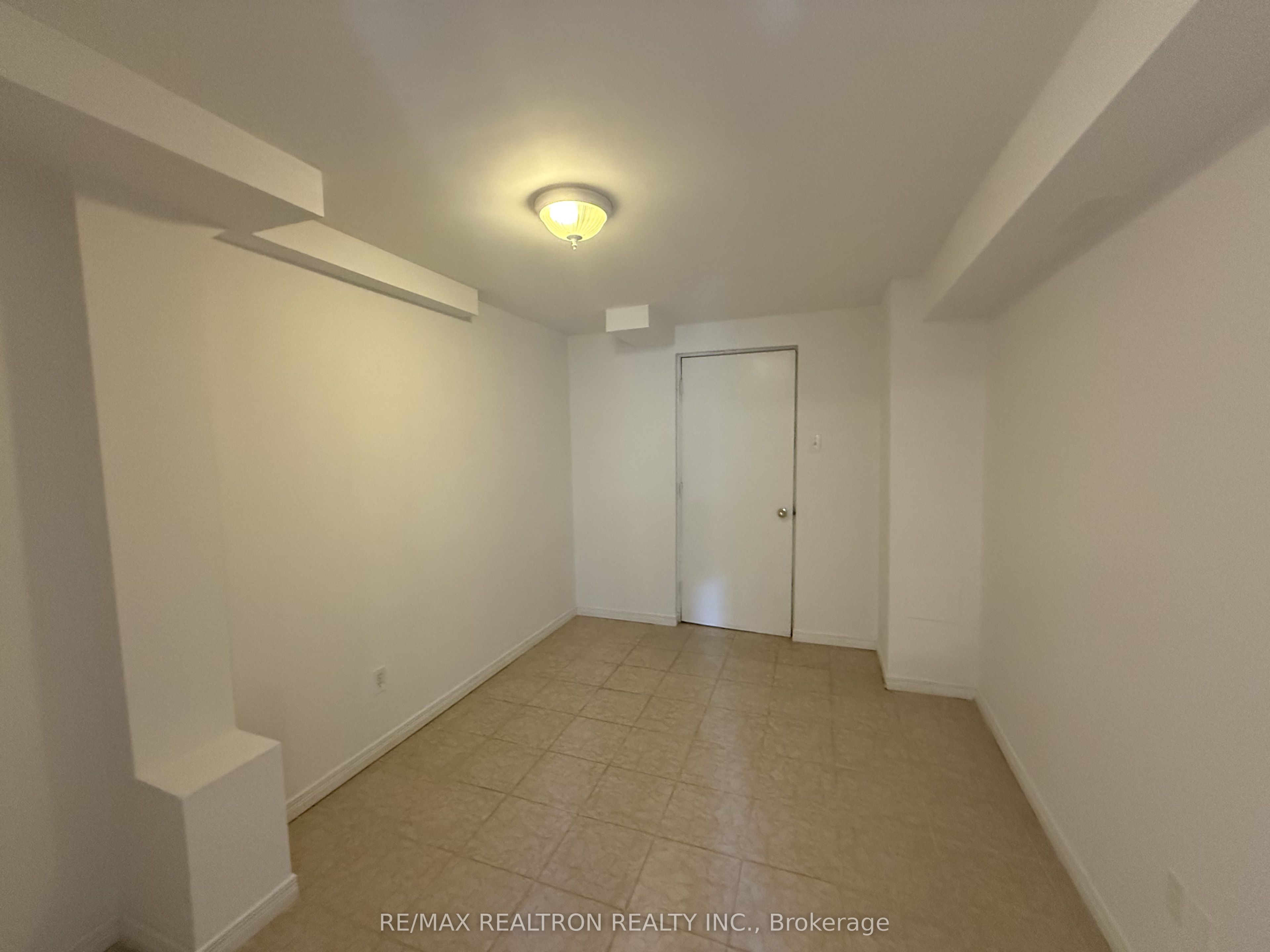 663 South Unionville Avenue Property Photo 14